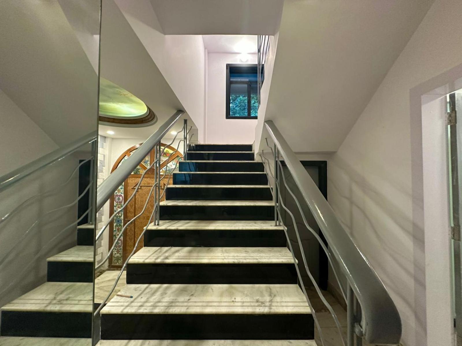 Astha Kandivali Service Guest house *