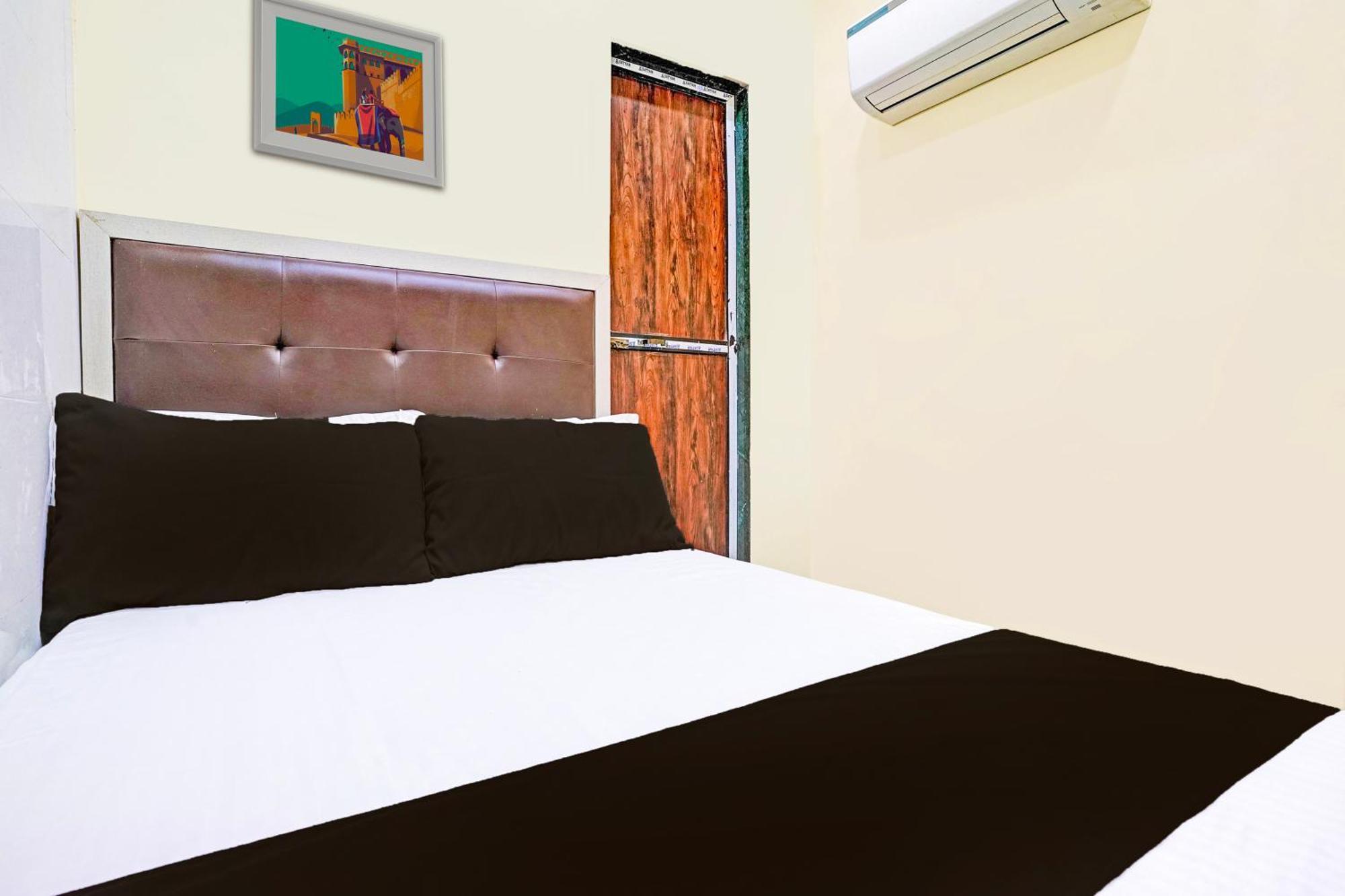 O Tanvi Hotel *
