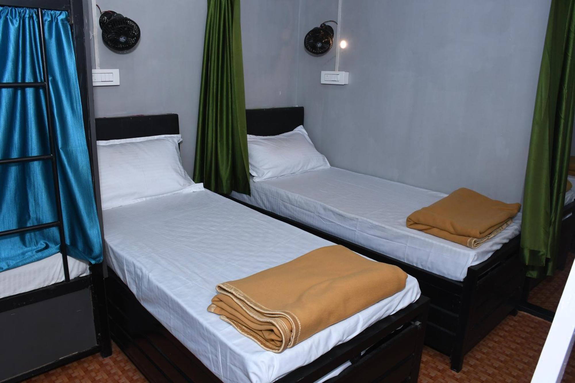 New Afra Hostel Mumbai