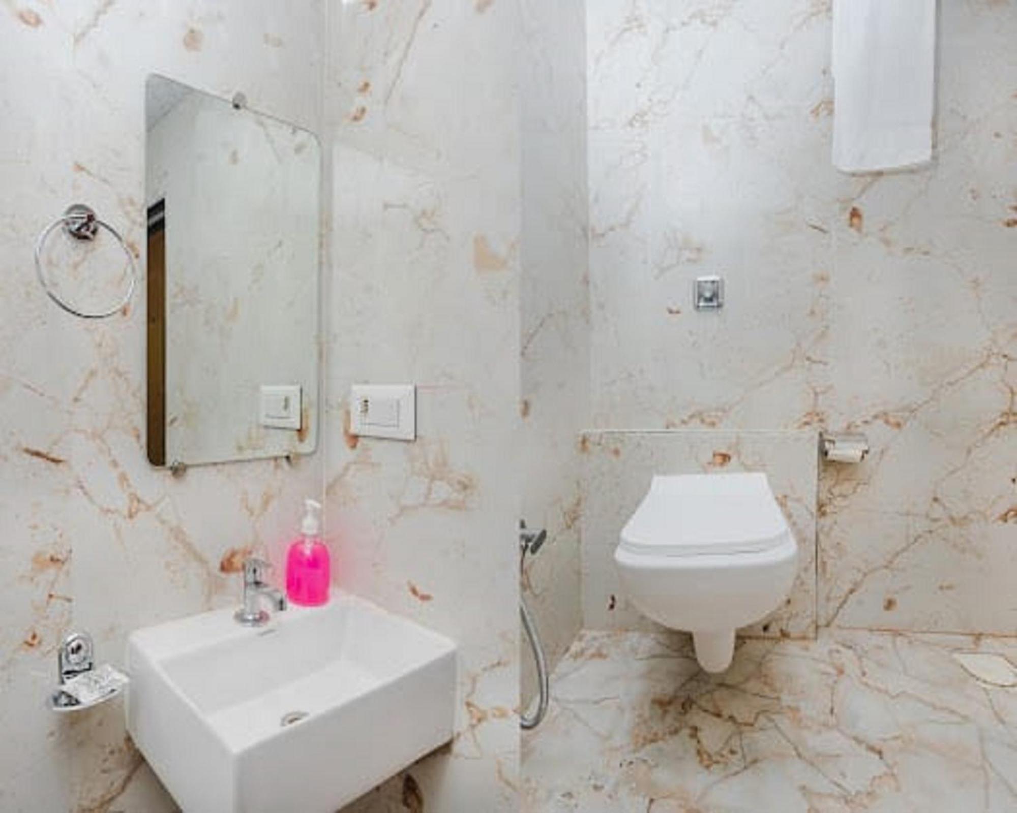 Apartment Golden Sands Aslpha Mumbai