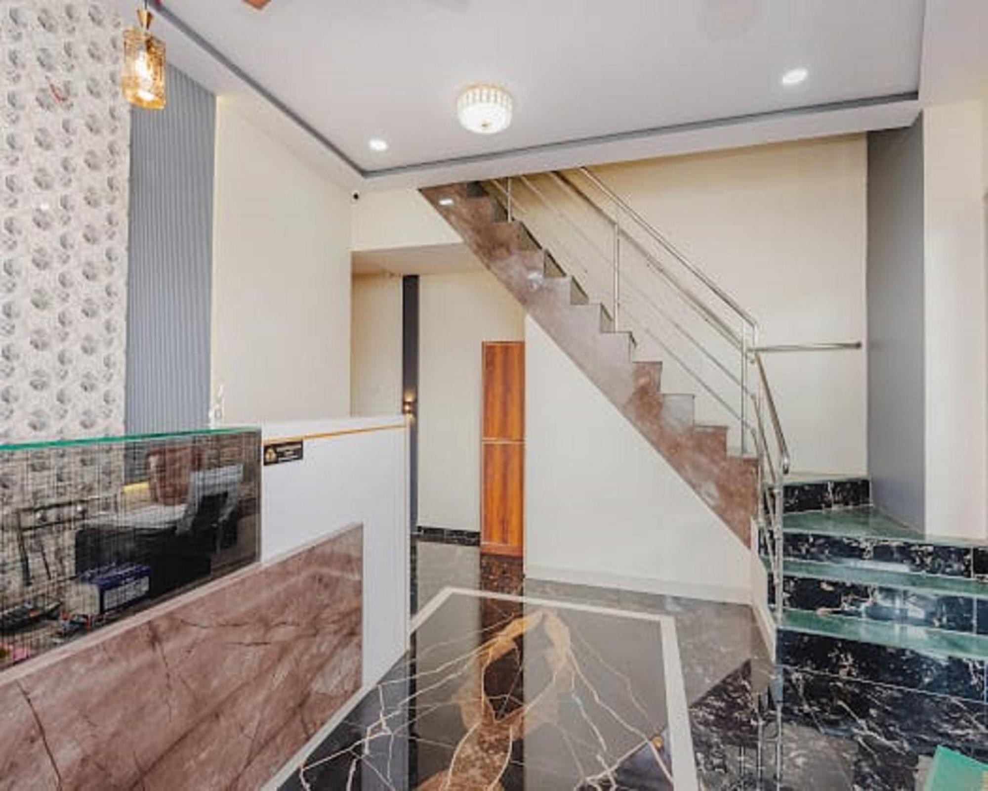 Golden Sands Aslpha Apartment *
