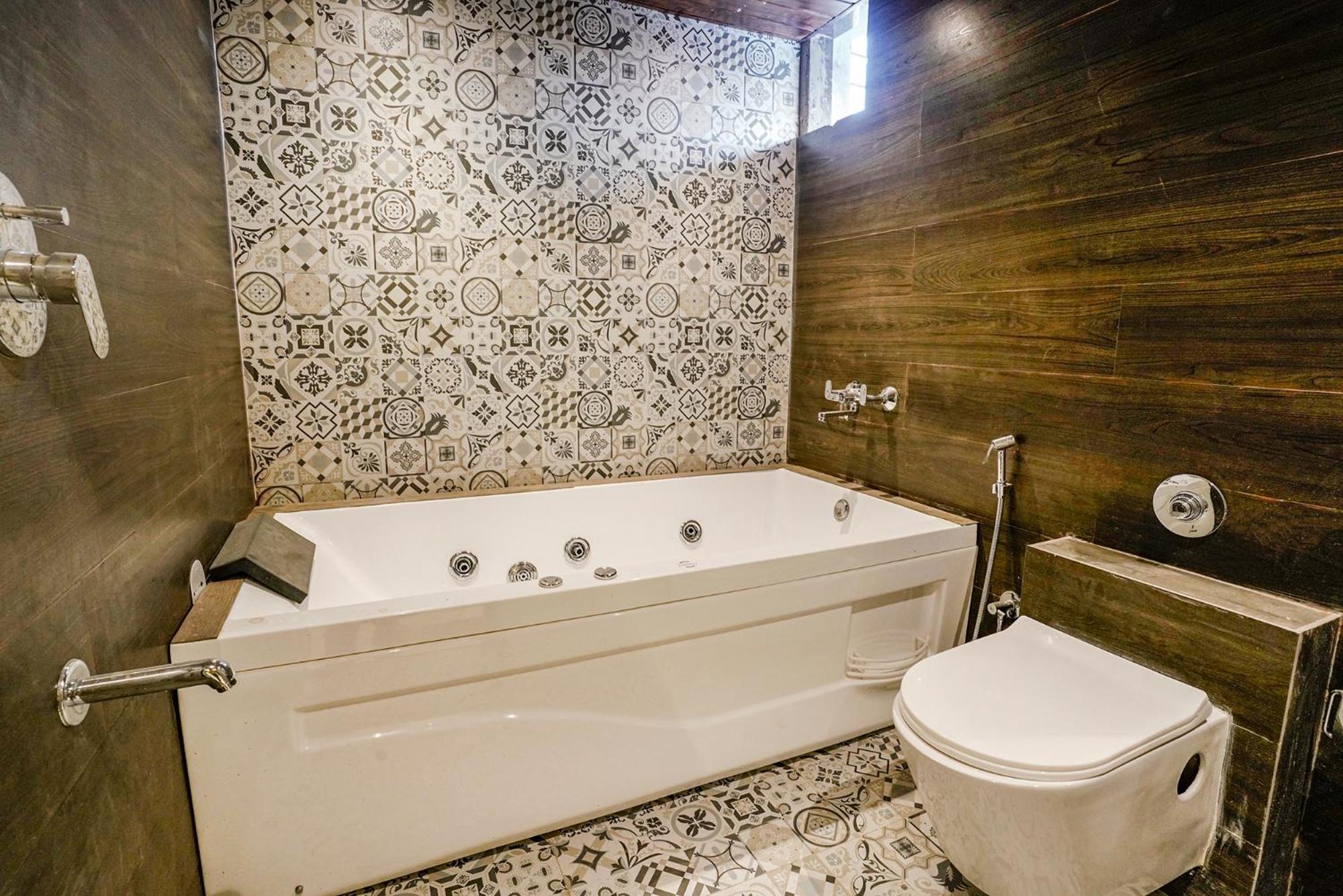 Fabhotel Peralz - Nr Boriwali Station