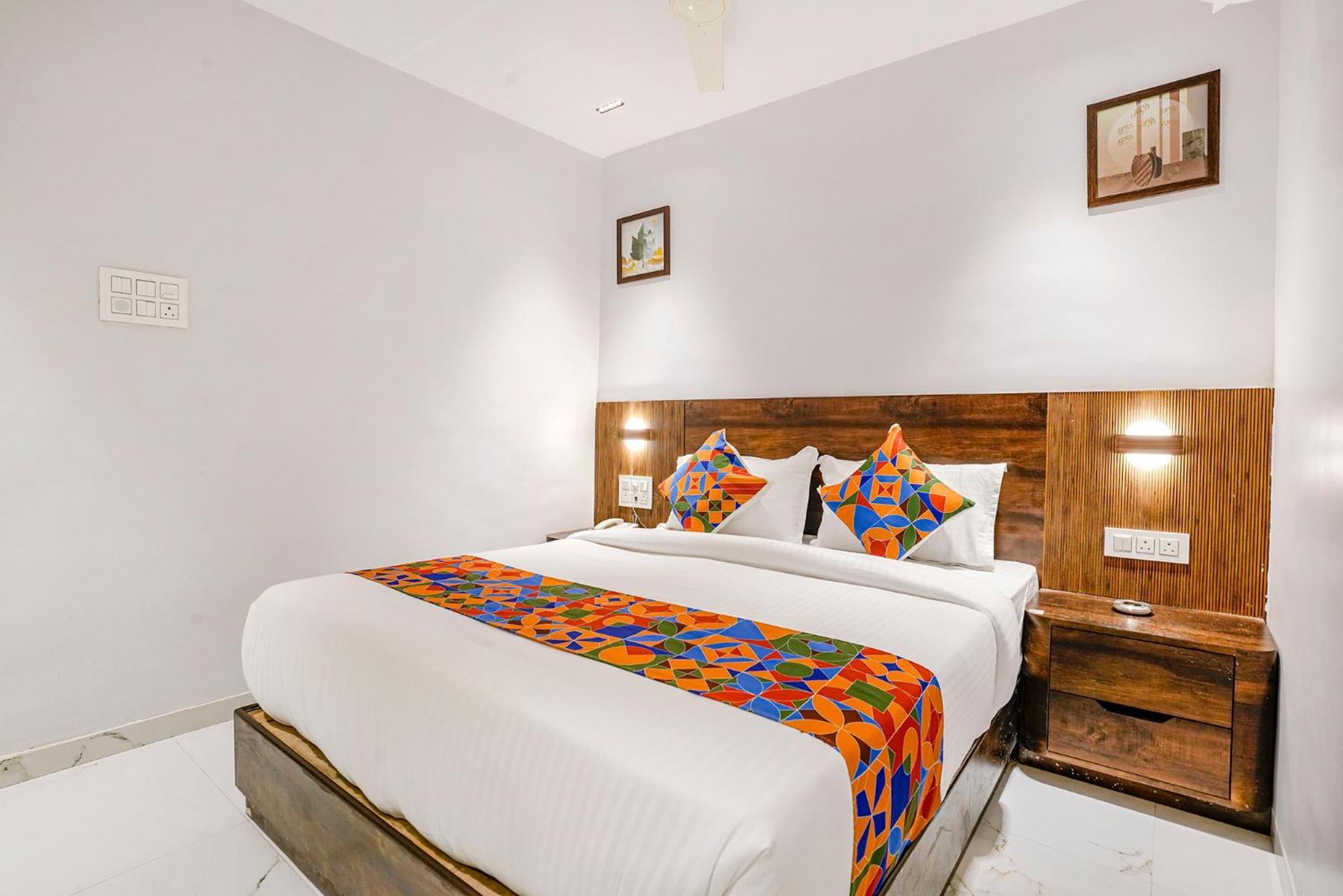 Hotel Fabhotel Peralz - Nr Boriwali Station *