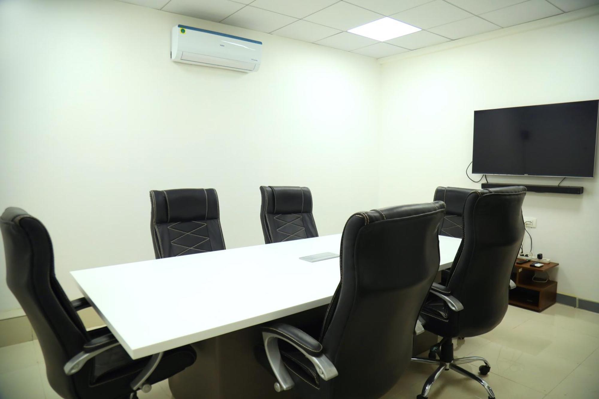 Country & By Turtle - Airport Hotel Mumbai