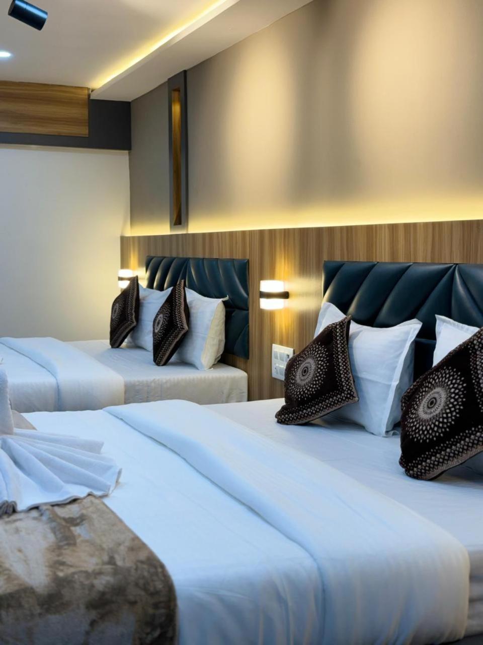 Guest house Yatri Cst