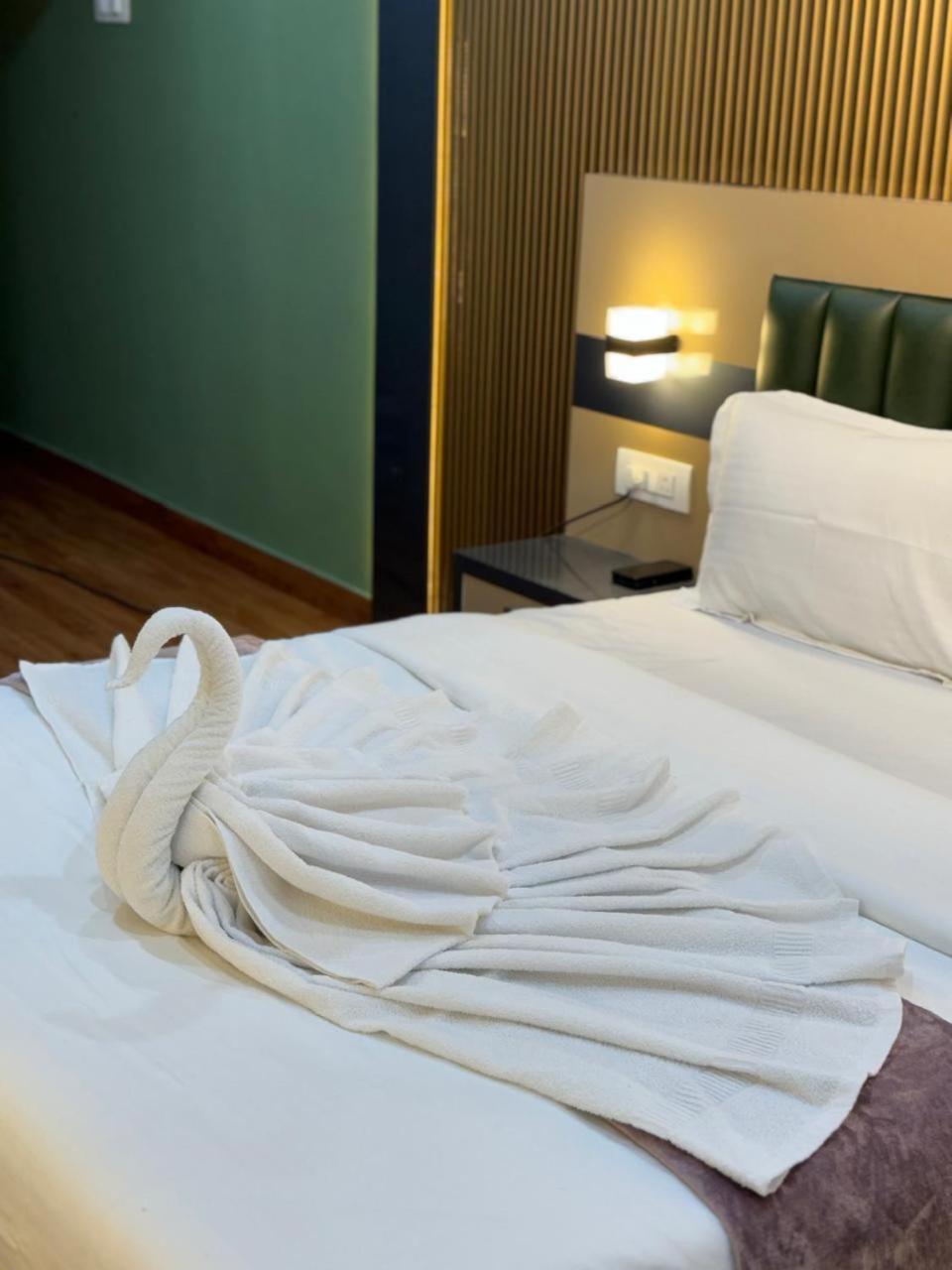 Yatri Cst Guest house