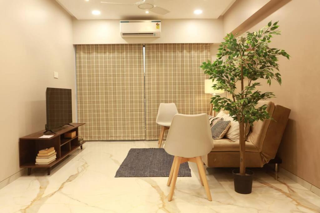 Downtown 2 And Half Bhk Appt Mahalaxmi, 1201 Apartment