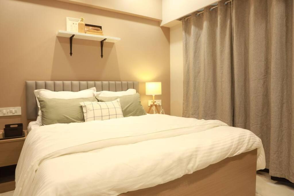 Apartment Downtown 2 And Half Bhk Appt Mahalaxmi, 1201