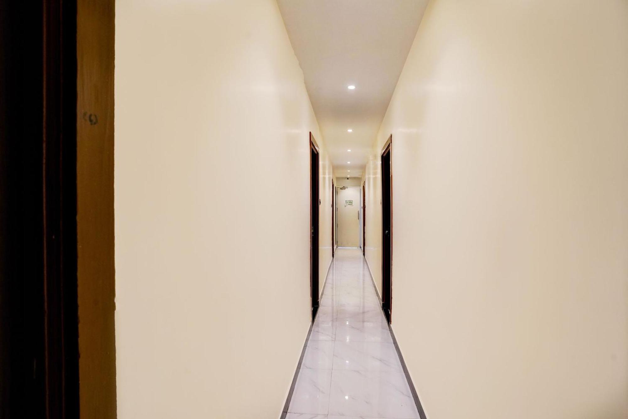 Airport Crown Andheri East,