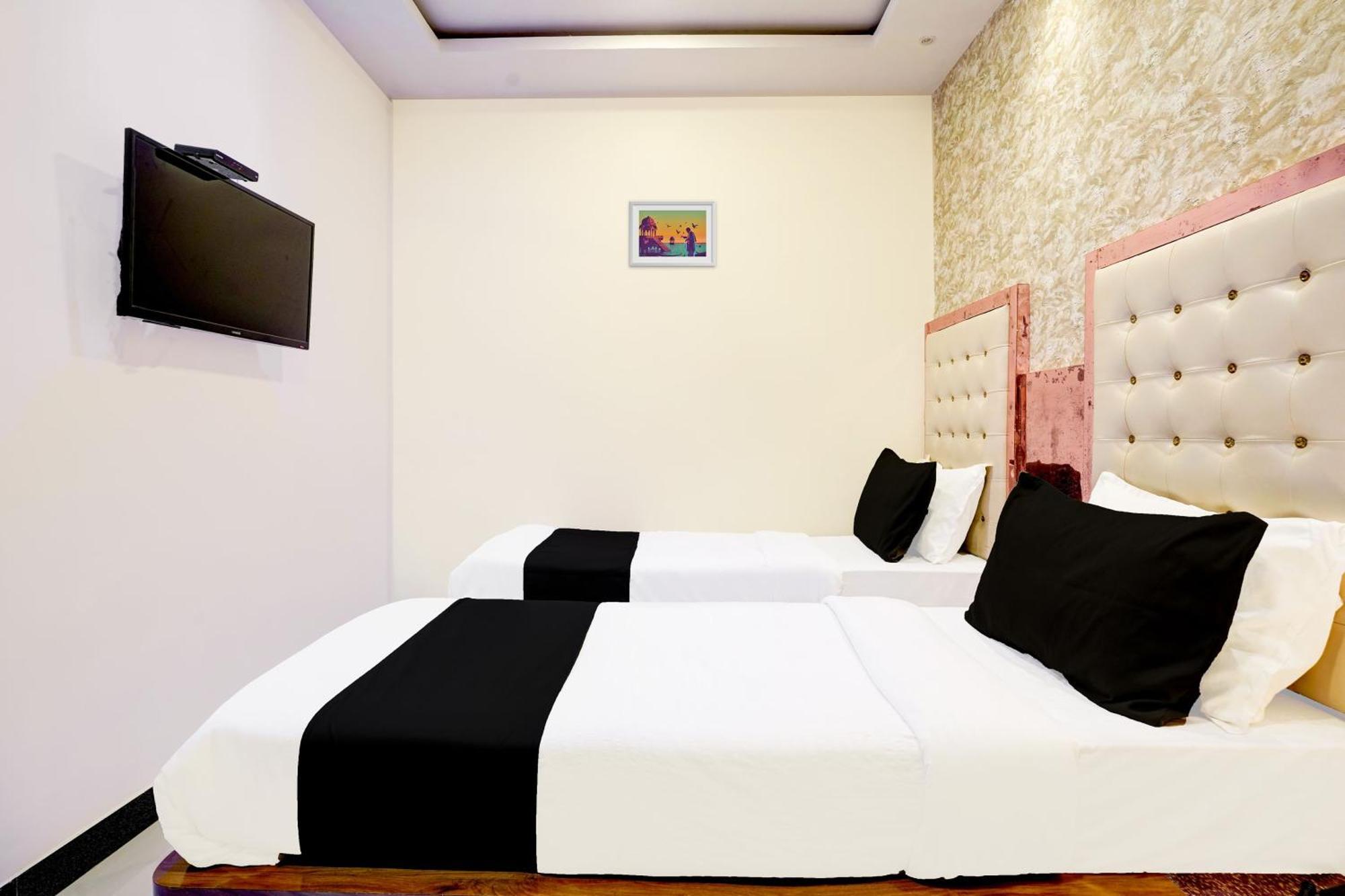 Airport Crown Andheri East, 3*