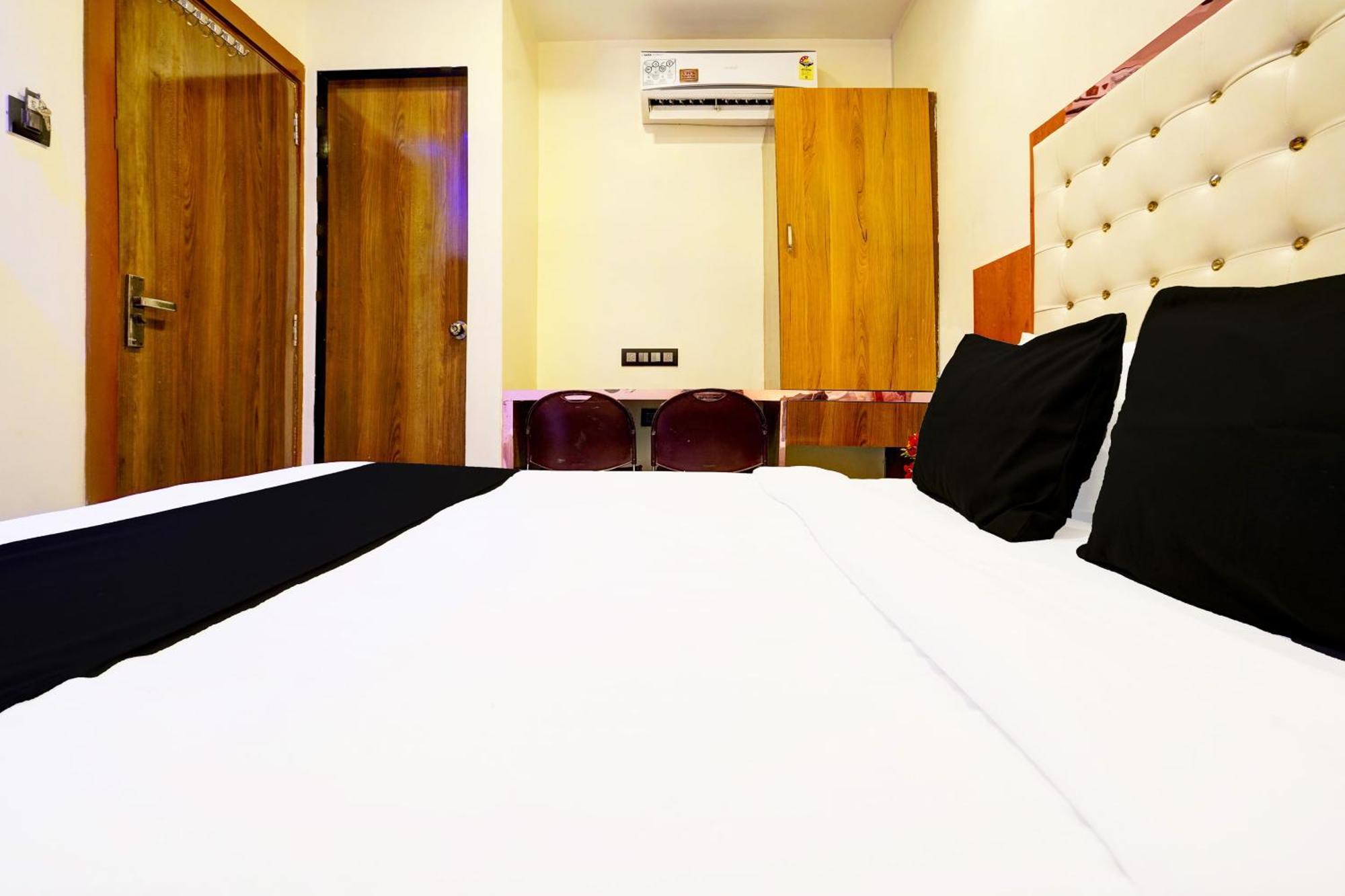 Airport Crown Andheri East, Hotel