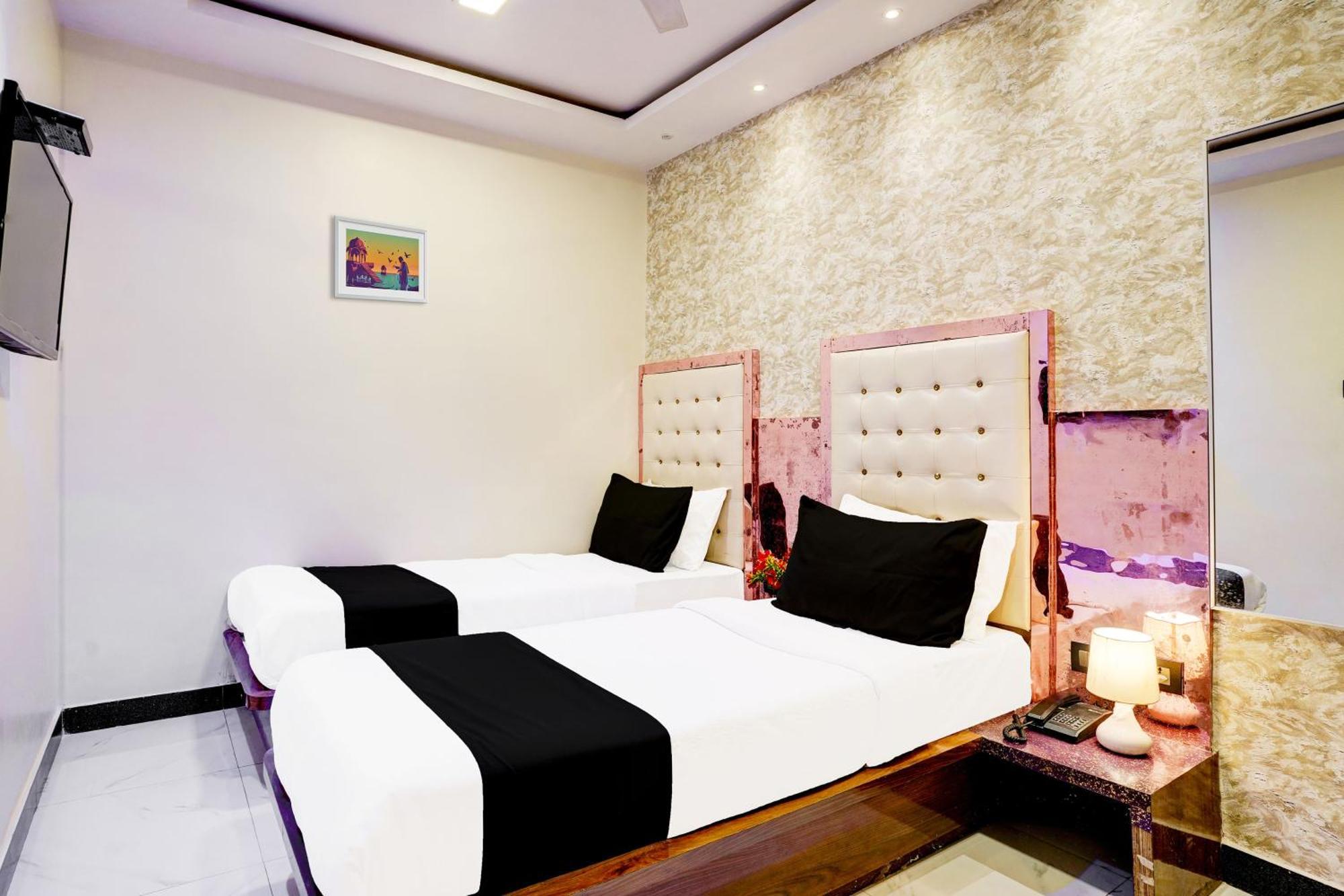 Airport Crown Andheri East,