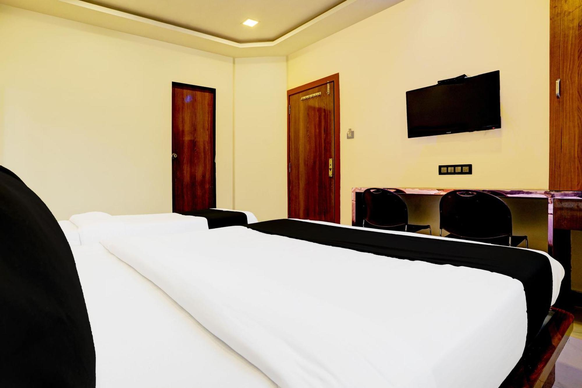 Hotel Airport Crown Andheri East,