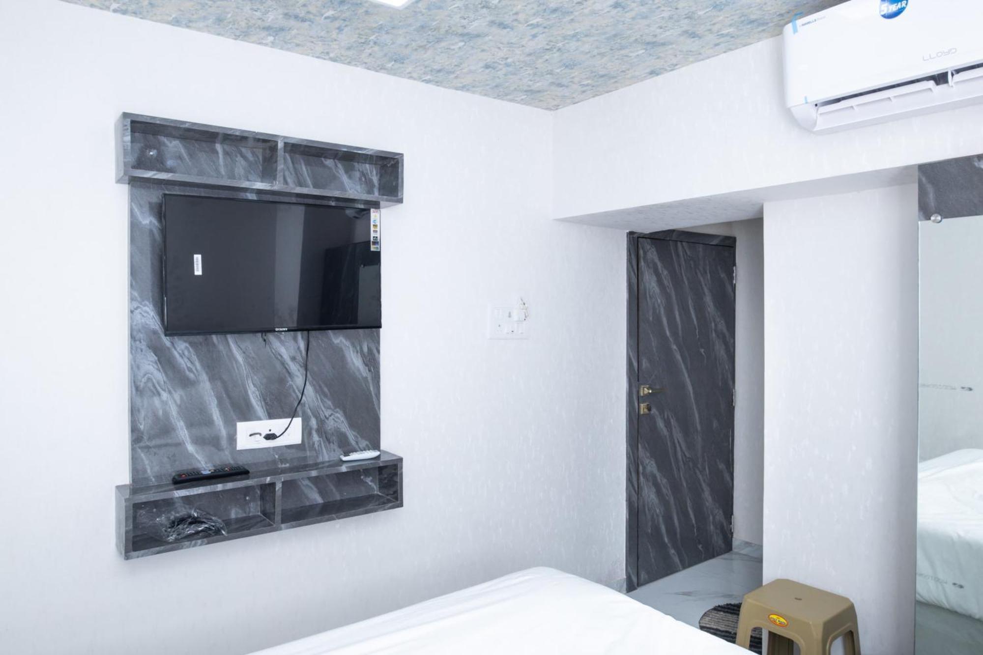 Hans Residency