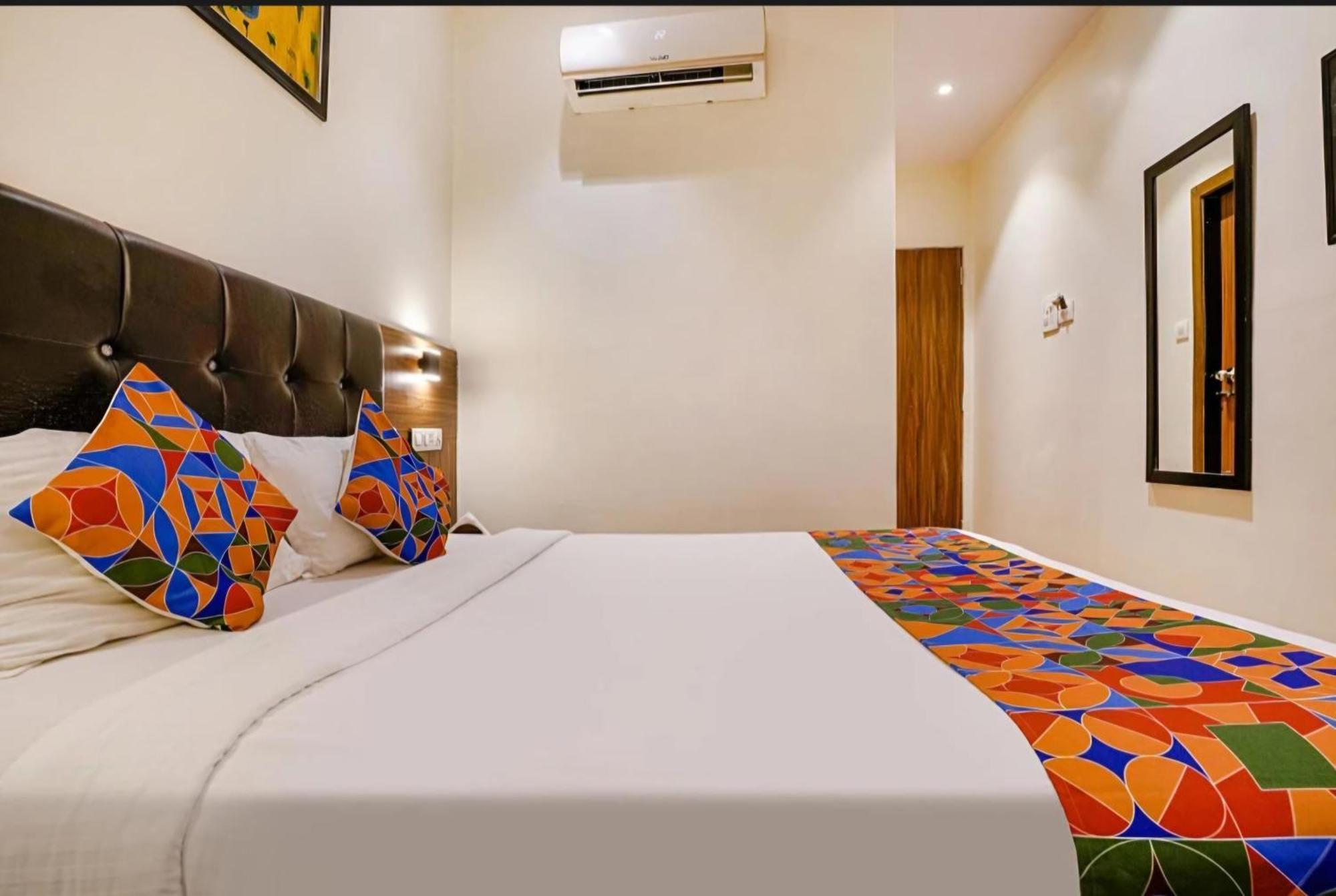 Hotel Deluxe Residency