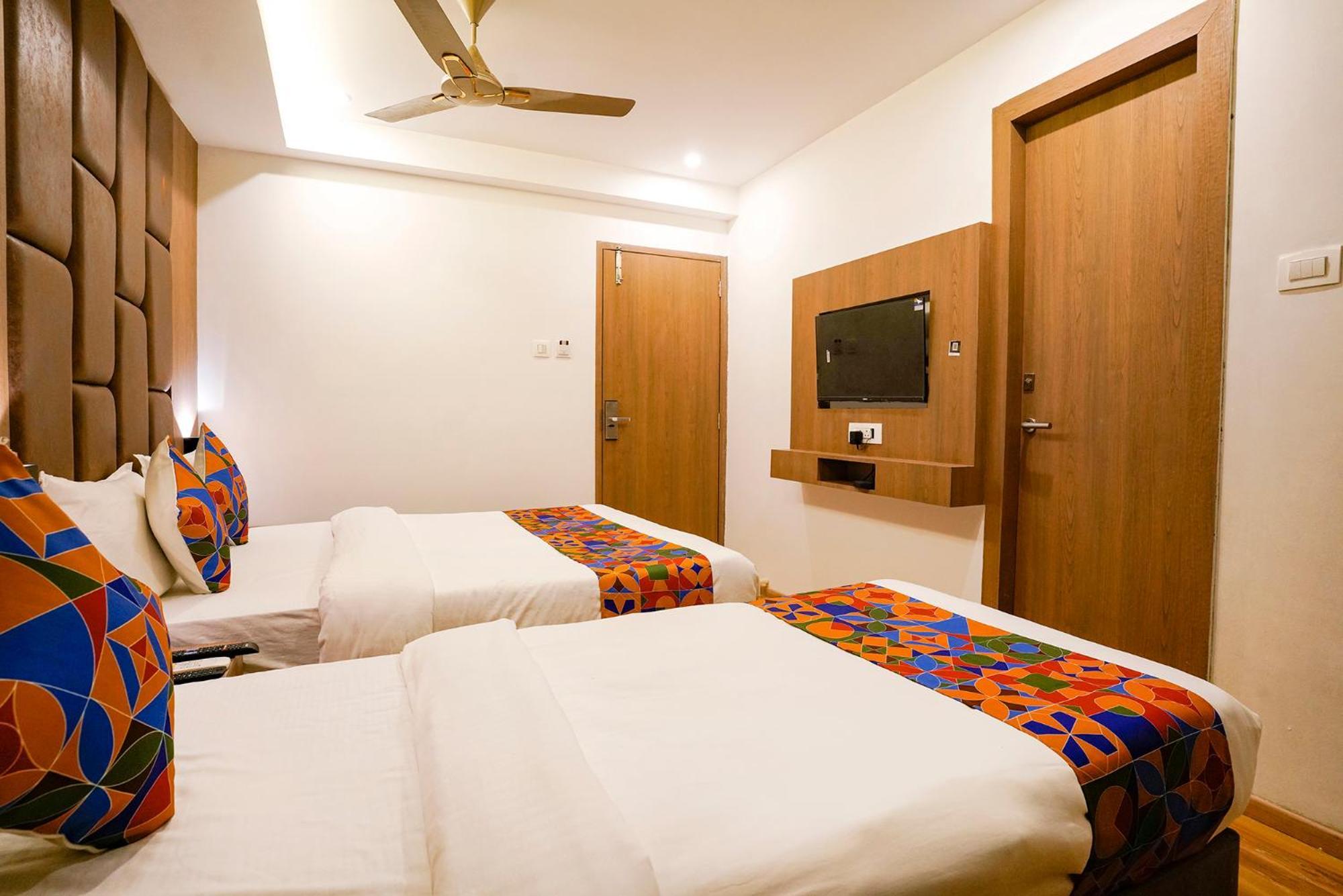 Fabhotel Atithi Residency I - Nr Bkc Guest house *