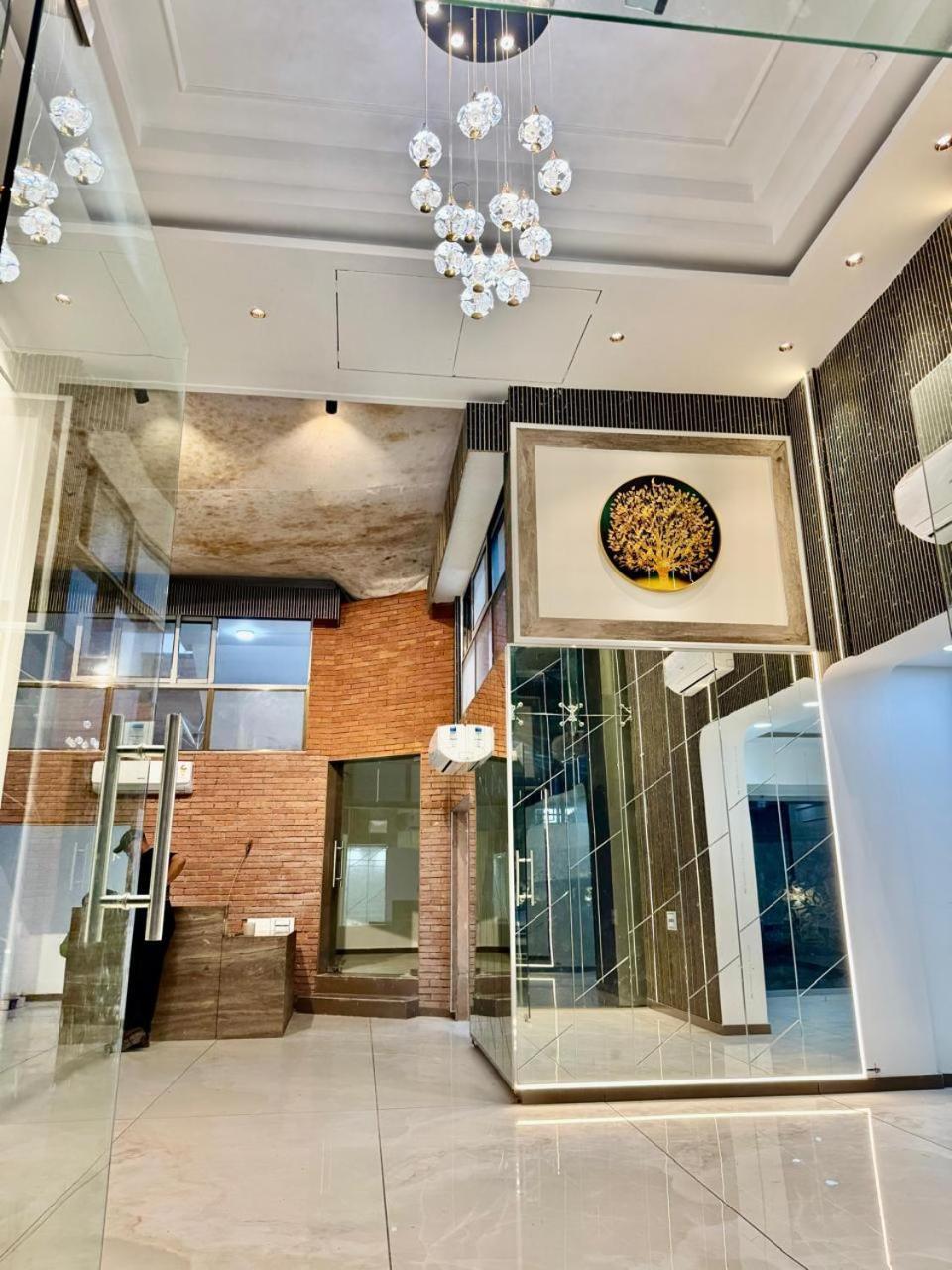 Pixiestays Goregaon West *
