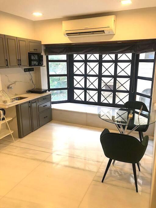 New Boutique 1 Bhk In Bandra, Off Pali Hill *