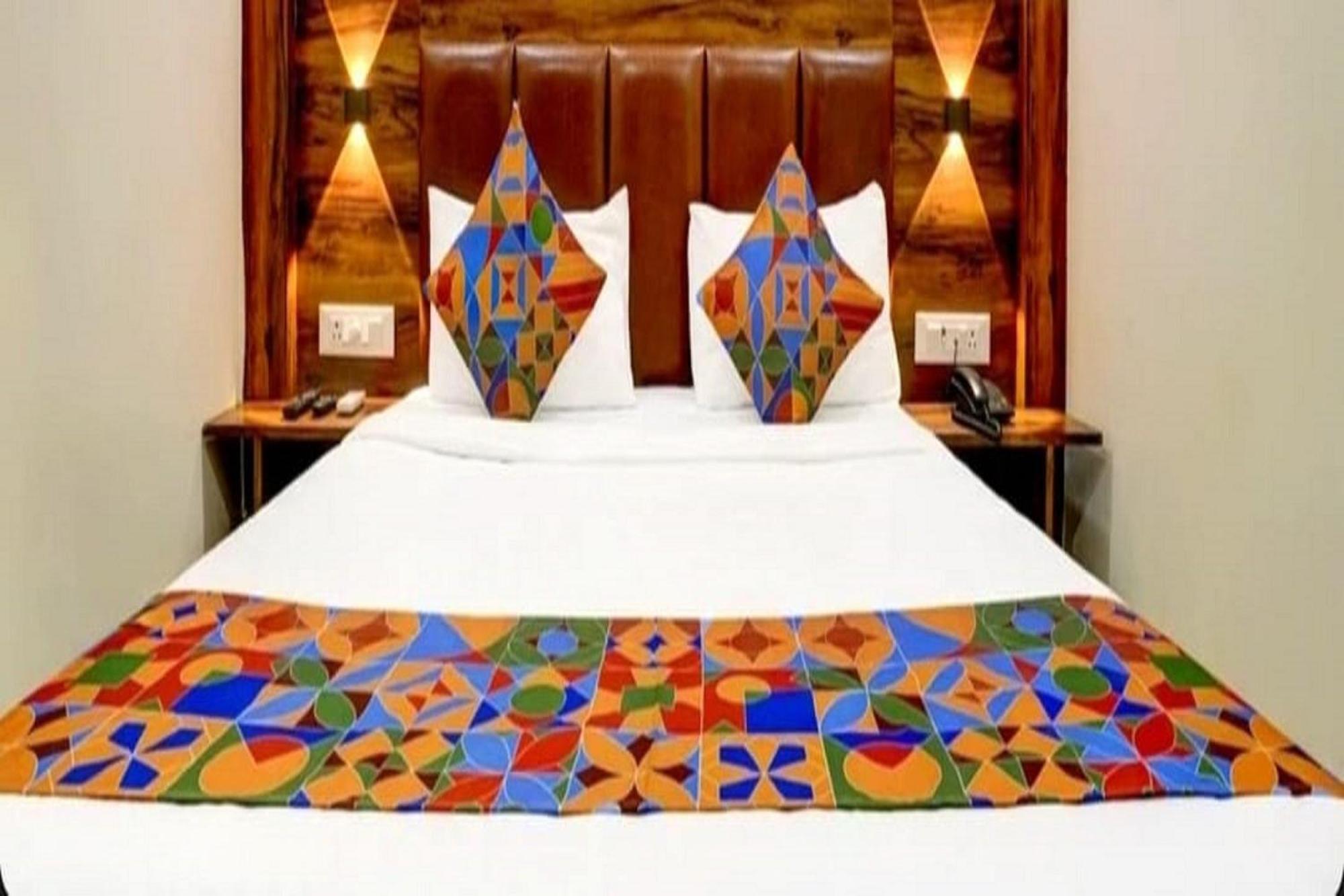 Apartment Golden Sands Aslpha Mumbai
