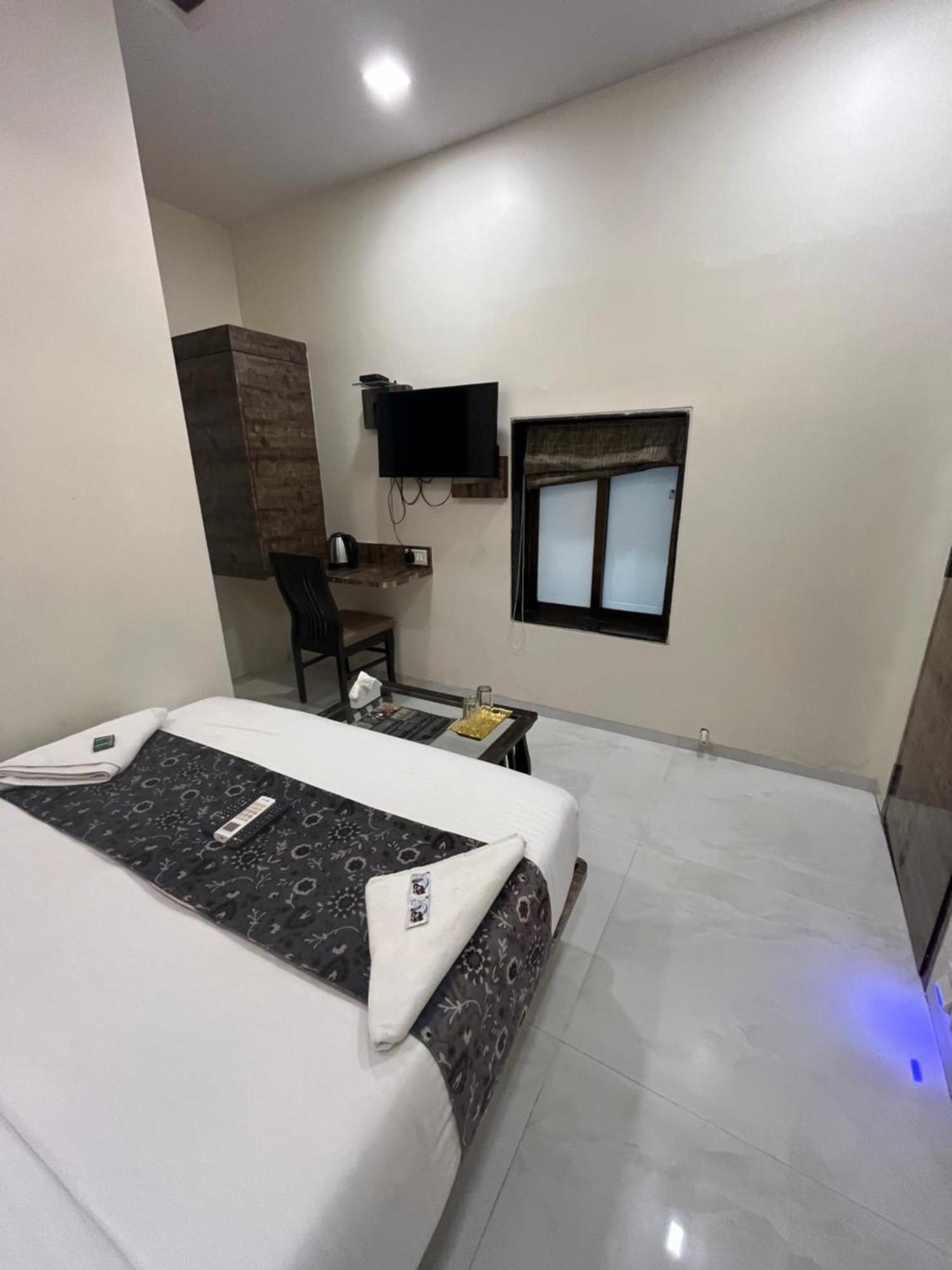 Hotel Ocean International Airport T-2