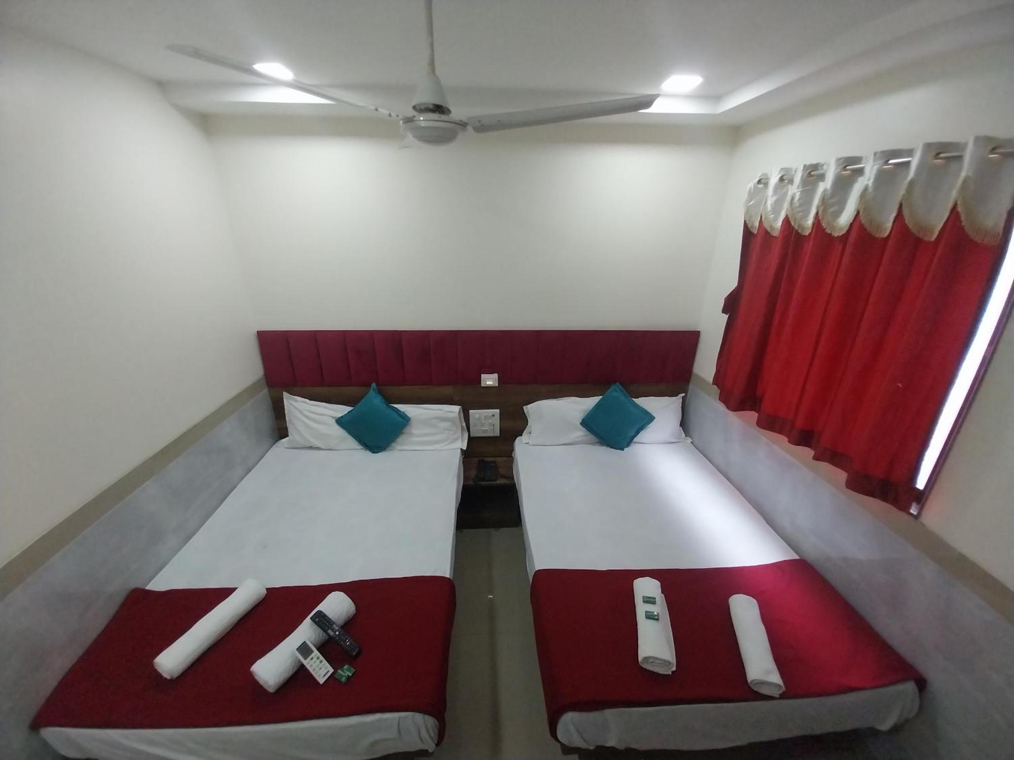 Hotel New Balaji Residency 3*