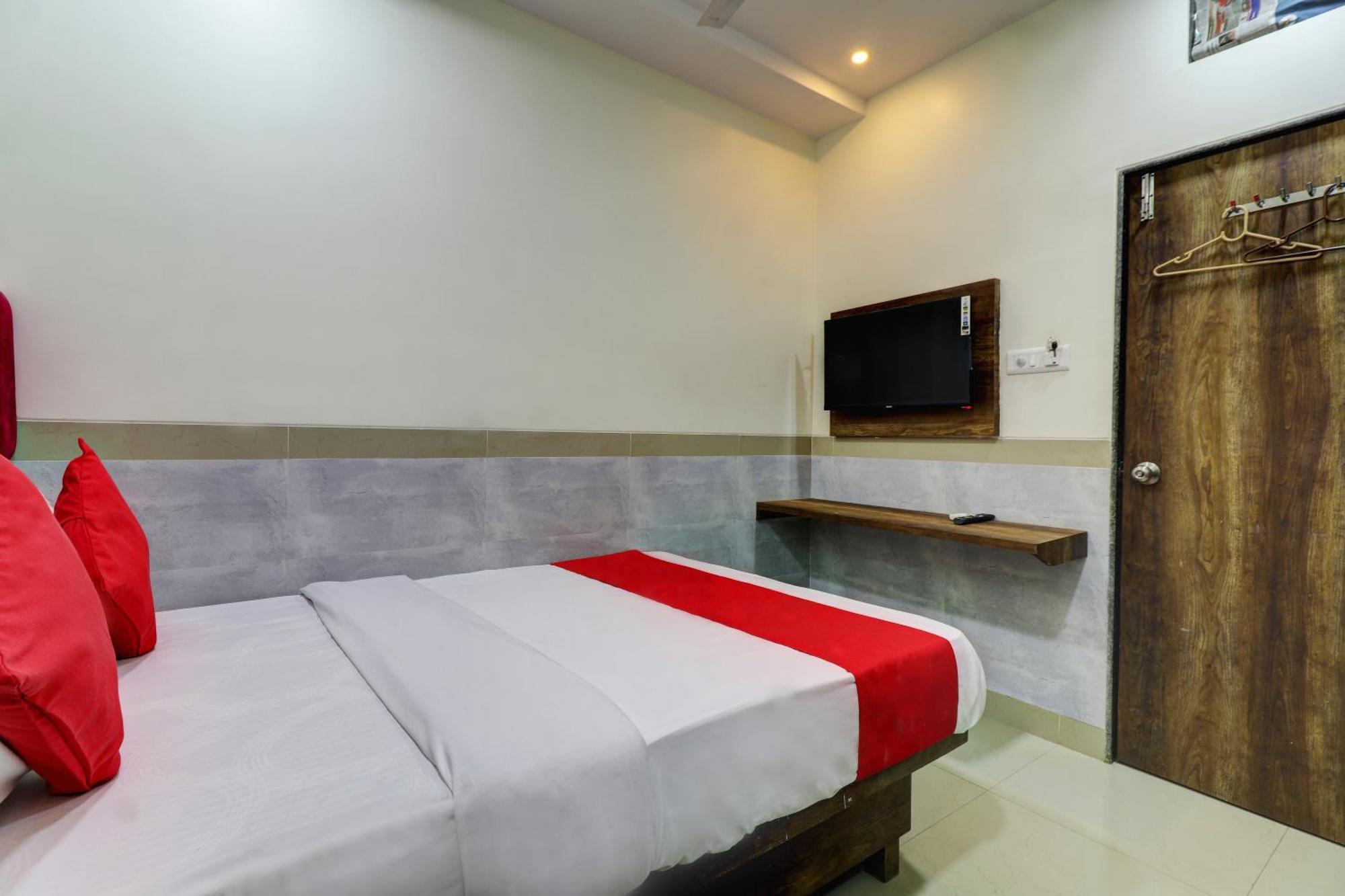 Hotel New Balaji Residency 3*