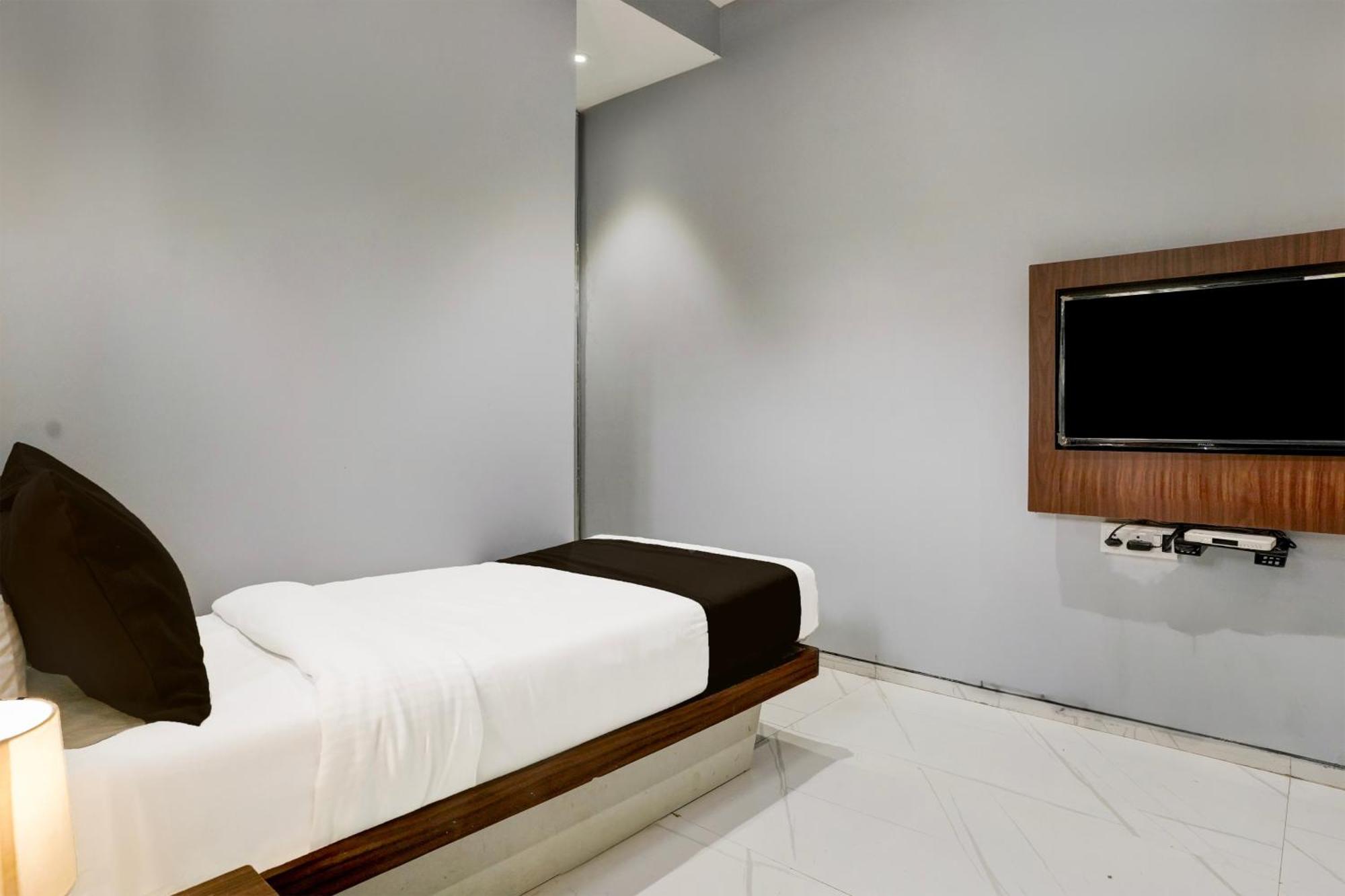 Hotel Ahlan International Powai 2*