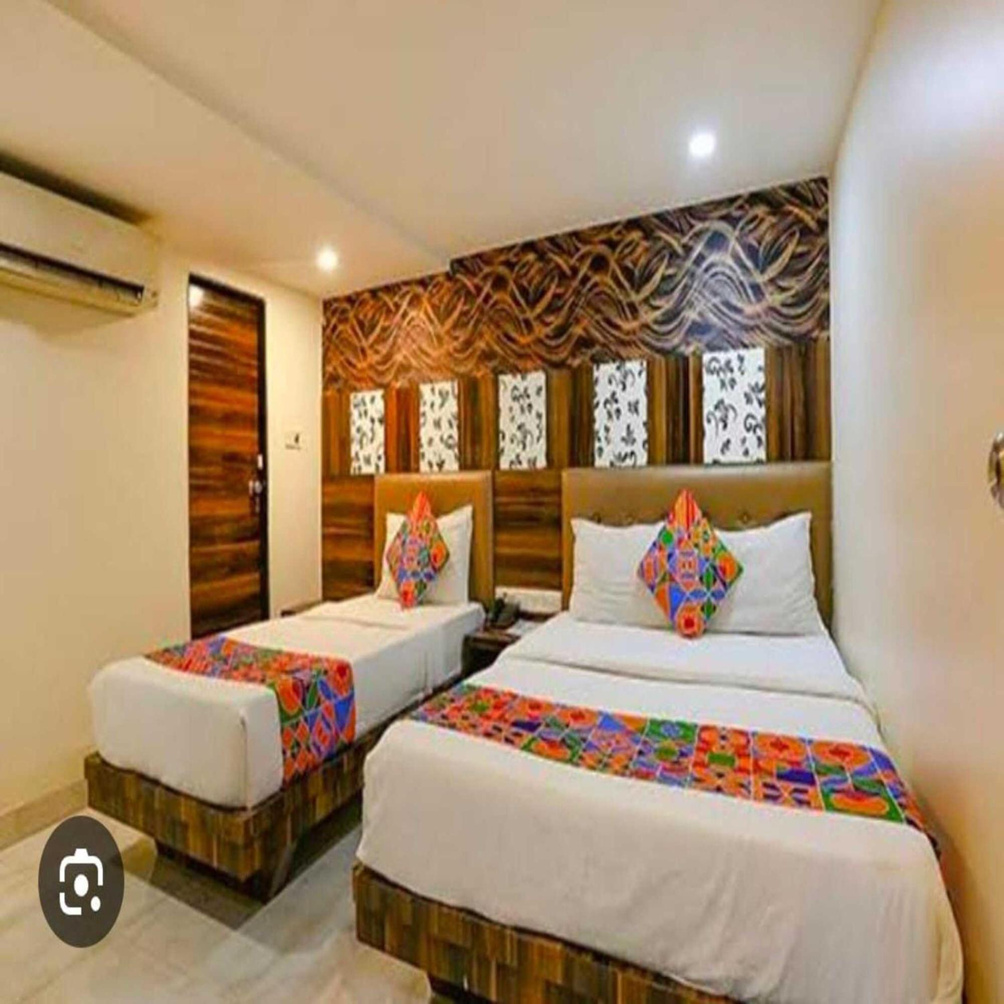 Hotel Elegant - Mohammed Ali Road Mumbai