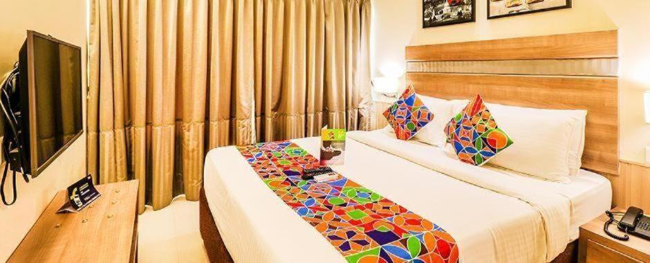 Hotel Glitz New Ascot International - Nr International Airport T2 Mumbai