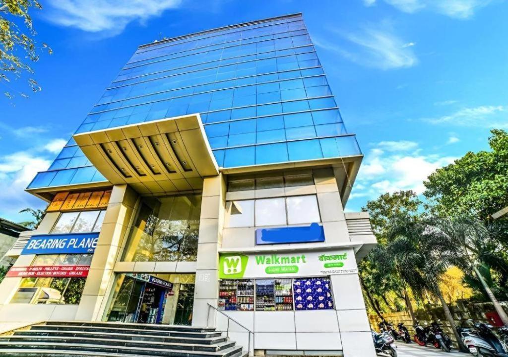 Glitz New Ascot International - Nr International Airport T2 Hotel
