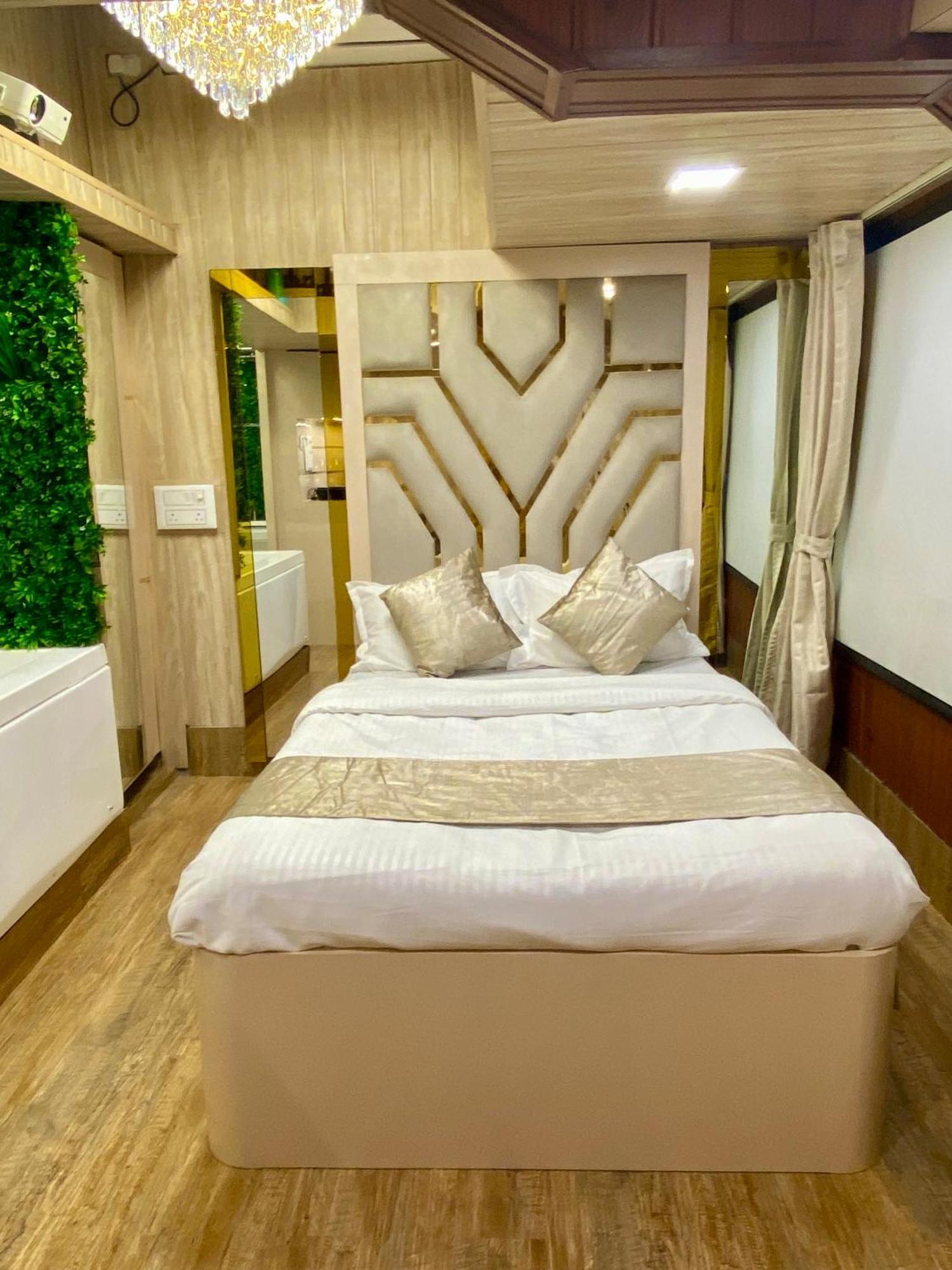Makaan - The Luxury Homestay * Mumbai