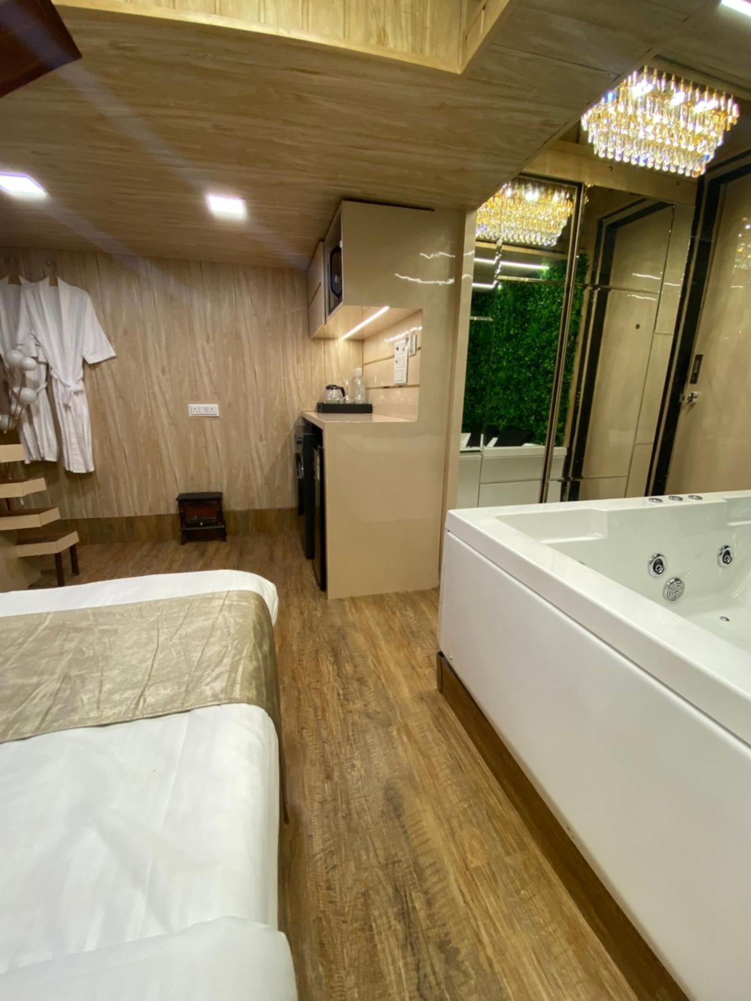 Makaan - The Luxury Homestay Aparthotel Mumbai