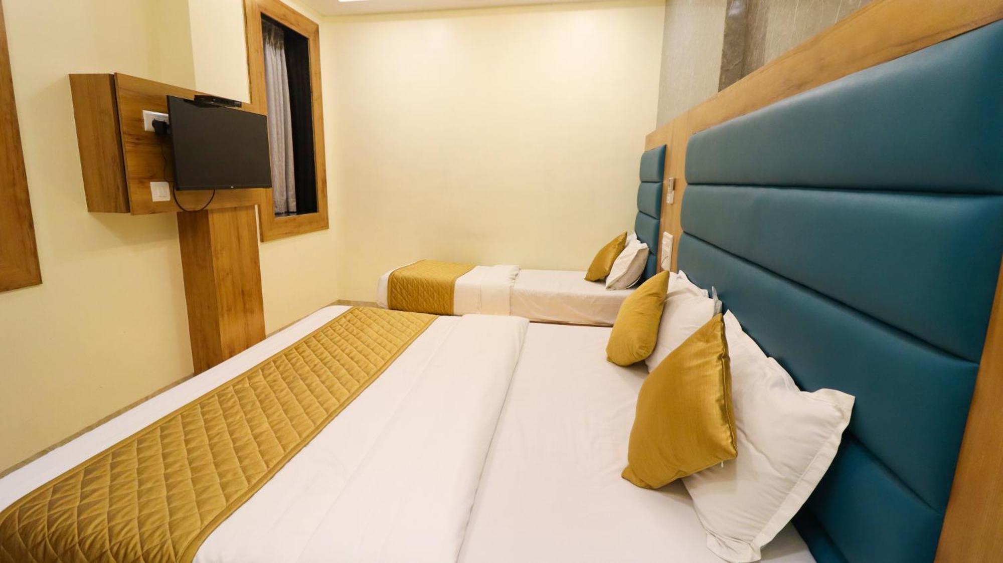 National - Grant Road Hotel 3*
