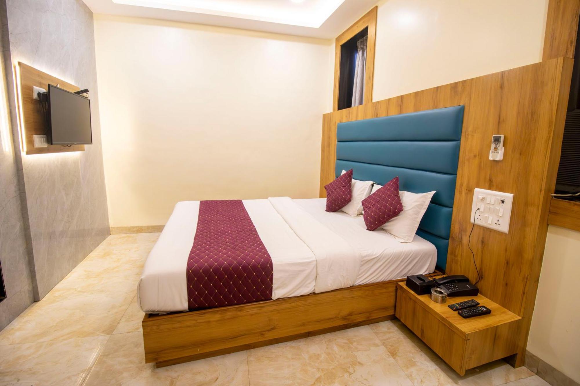 Hotel National - Grant Road