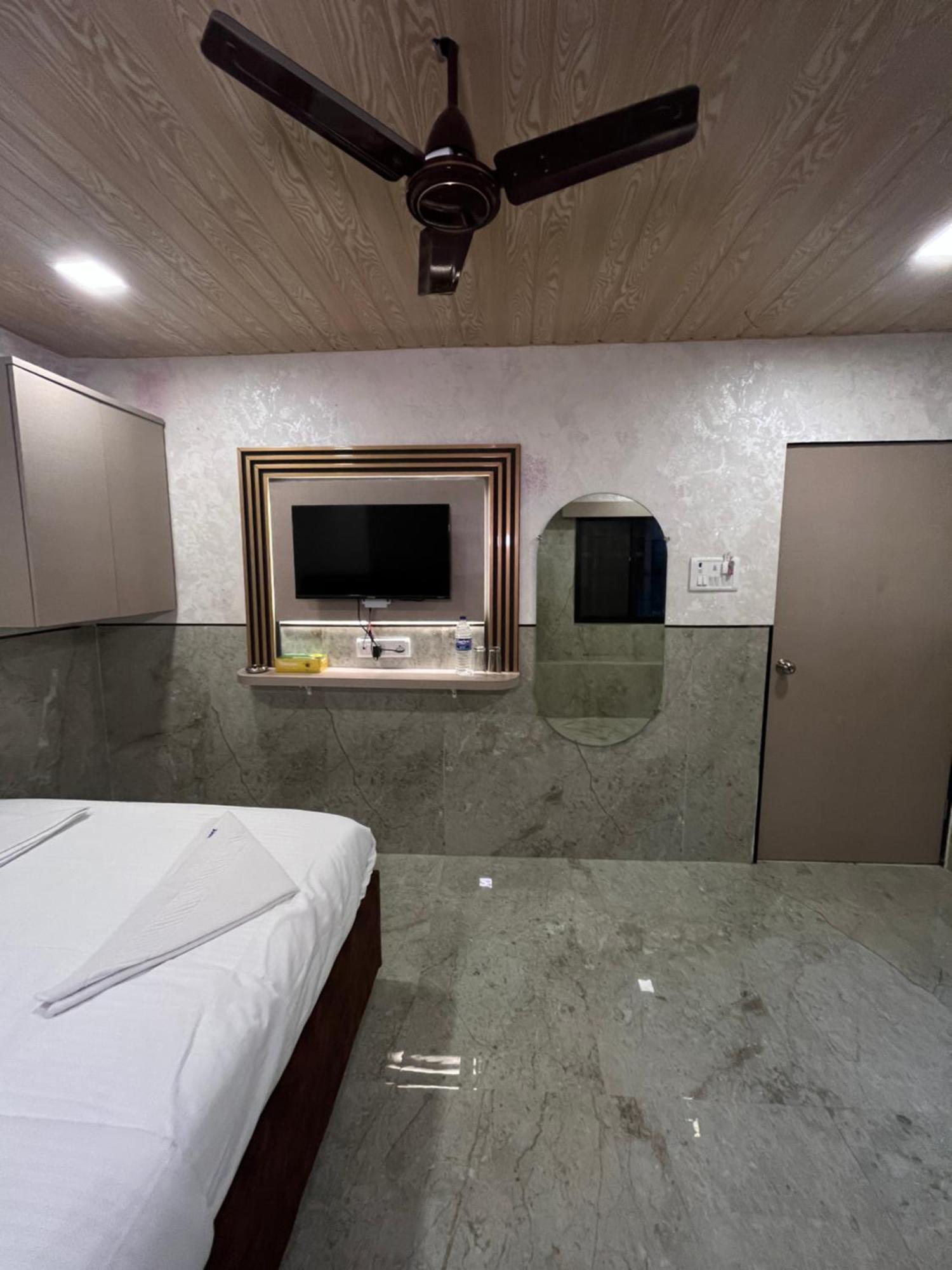 New York Mumbai