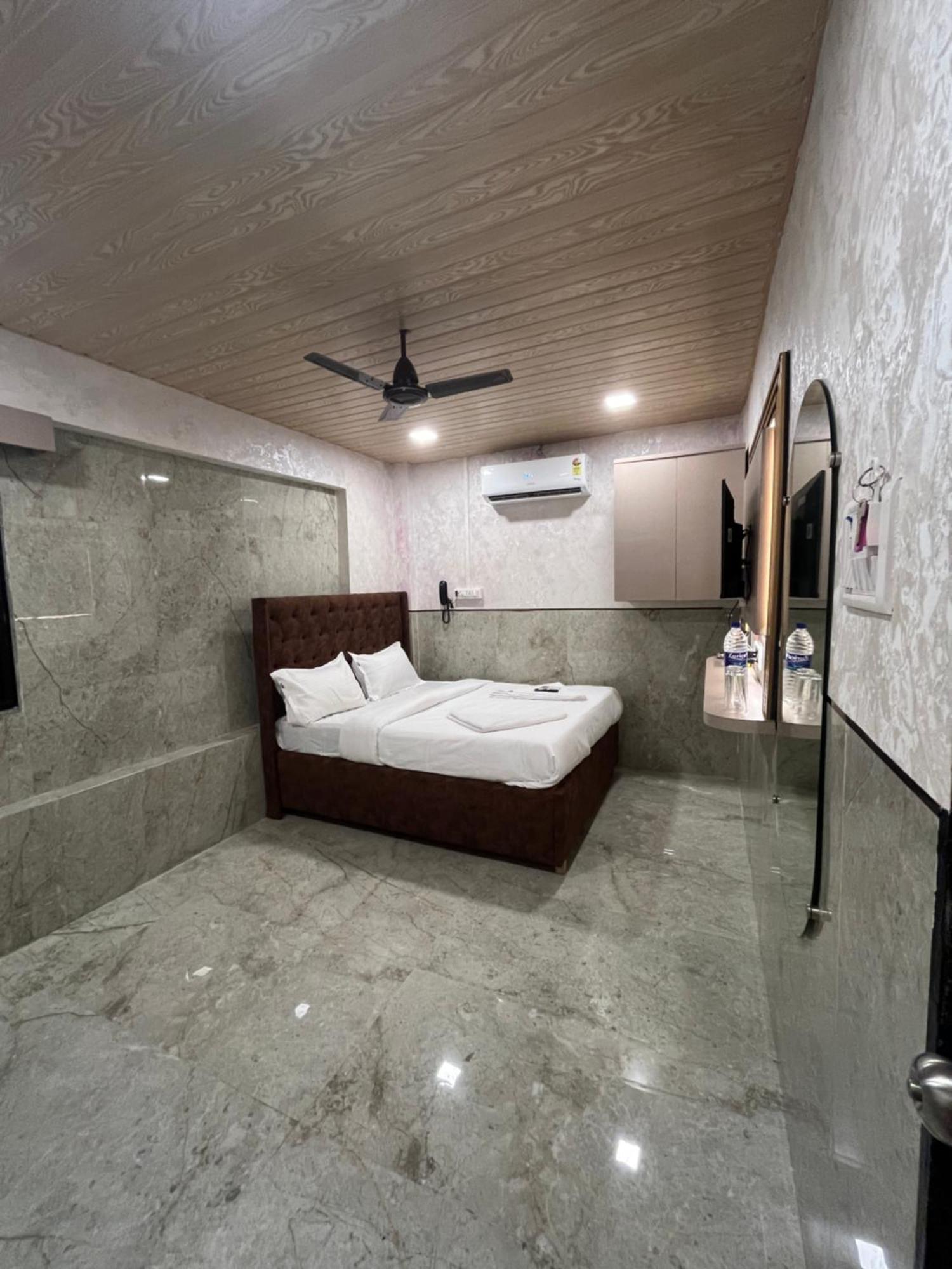 New York Hotel 3*
