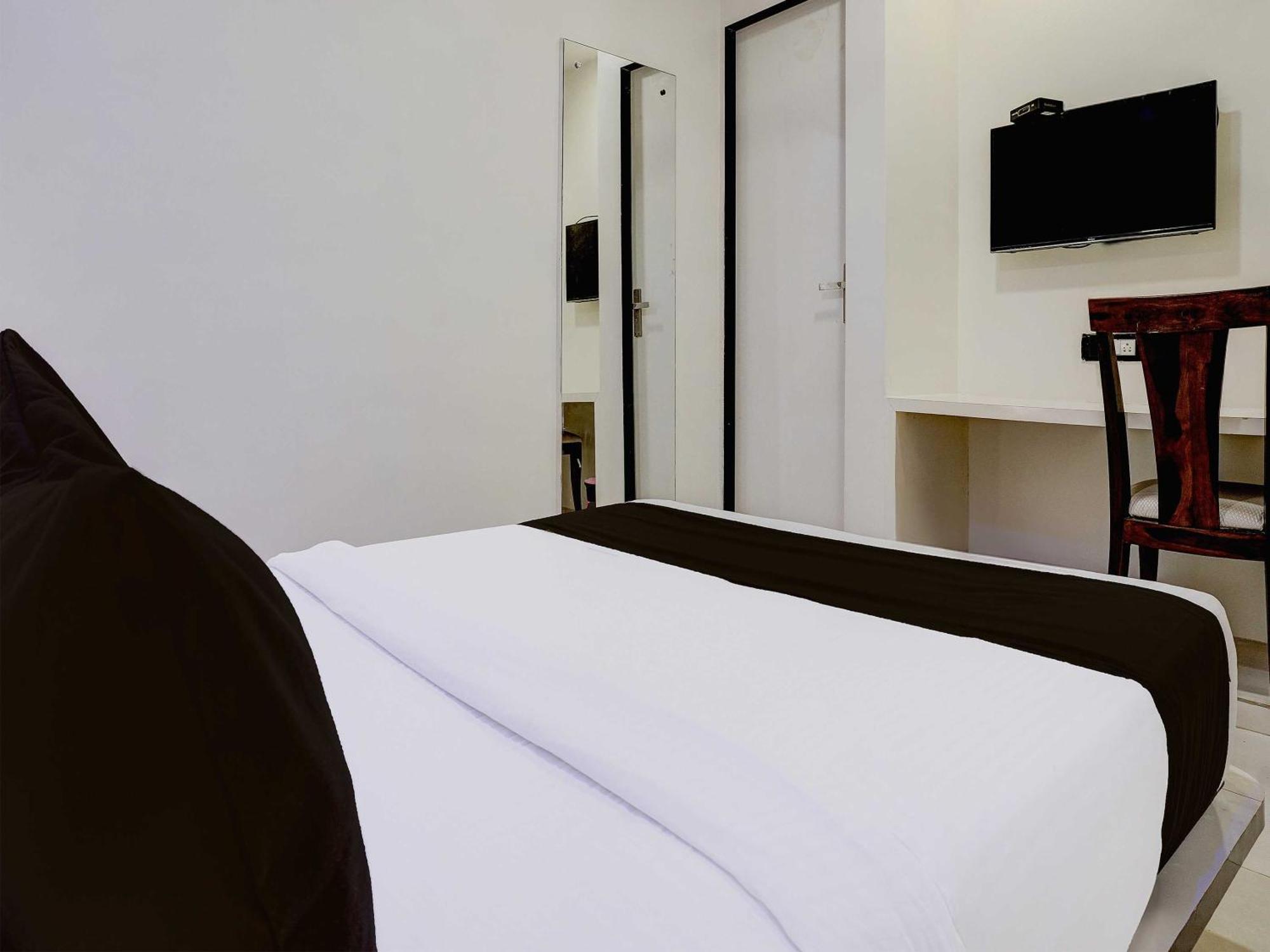 Hotel O Golden Star Mumbai