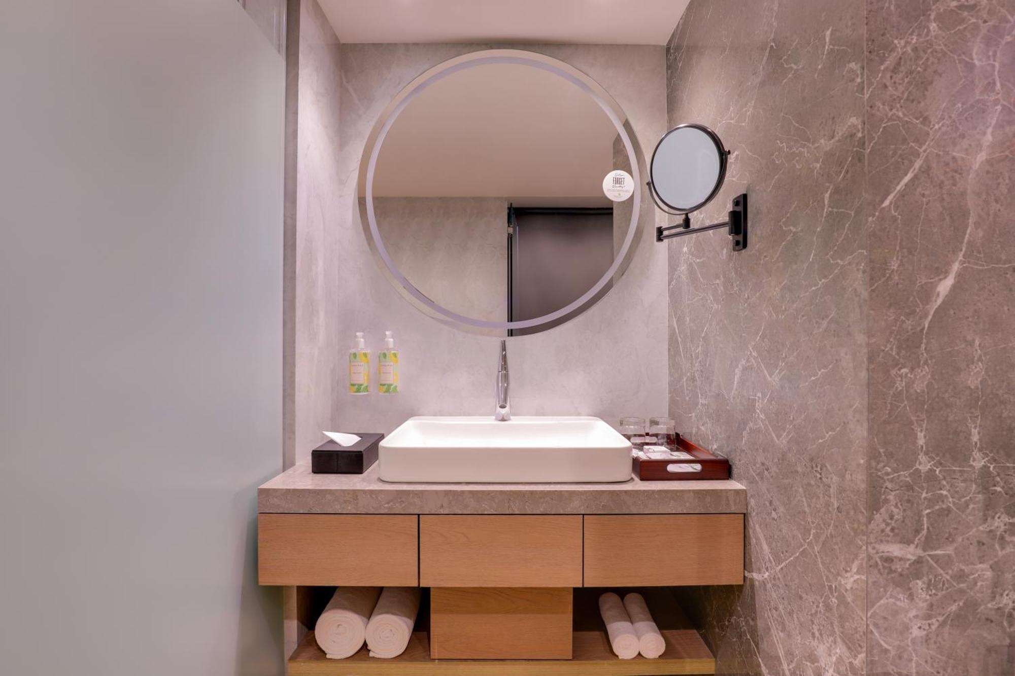 Lemon Tree Premier, Malad, Hotel 4*