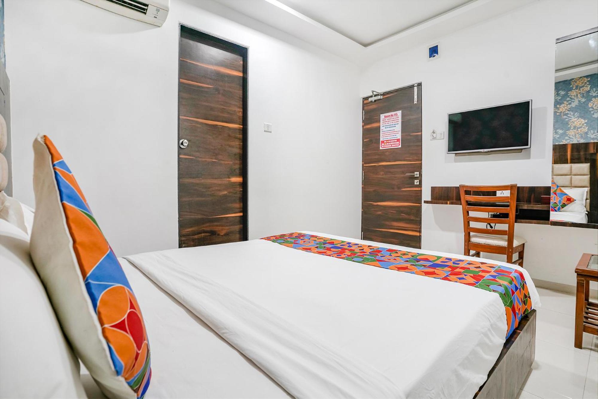 Fabhotel Elvis - Nr International Airport