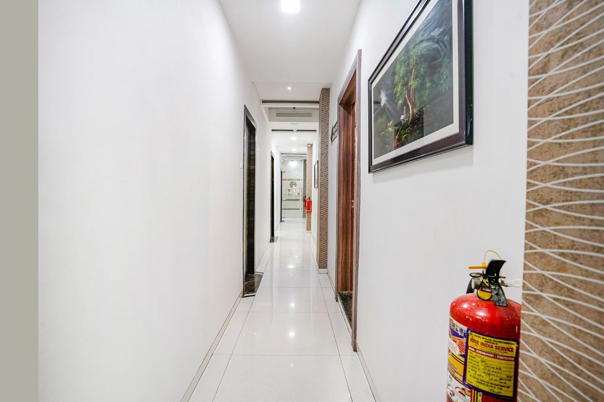 Hotel Fabhotel Elvis - Nr International Airport 3*