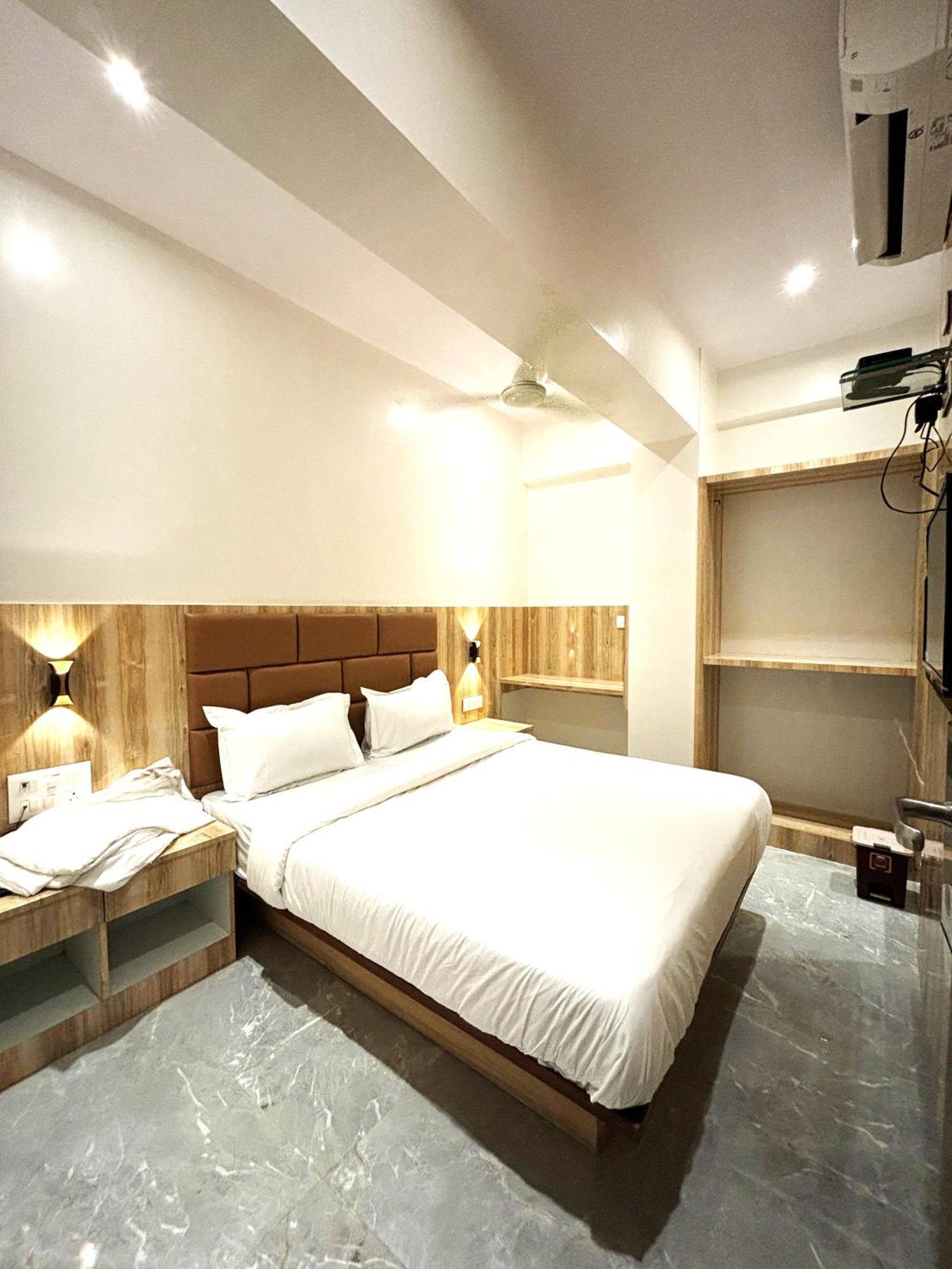 Hotel Enigma 3*