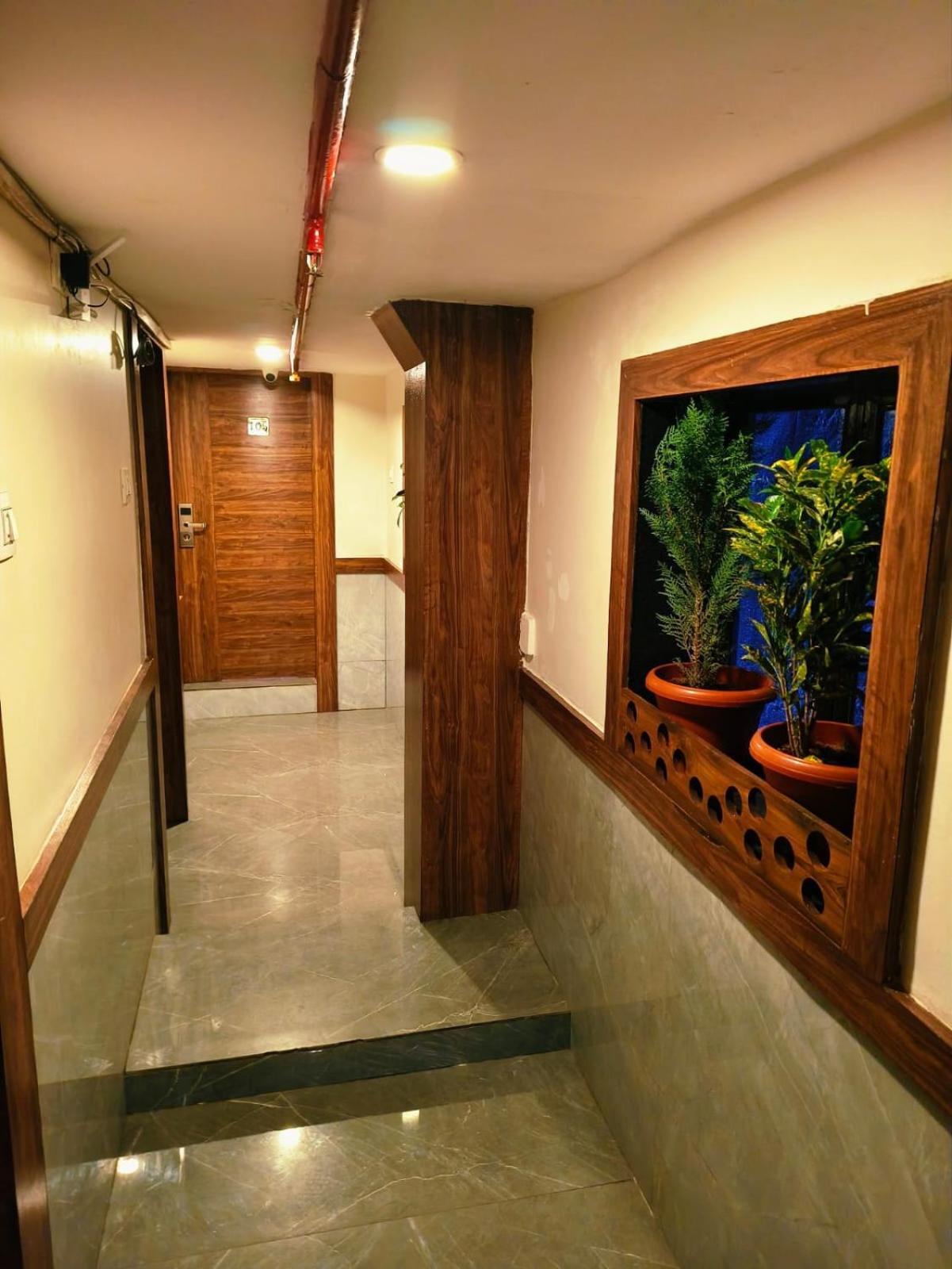 Hotel Elegant - Mohammed Ali Road Mumbai