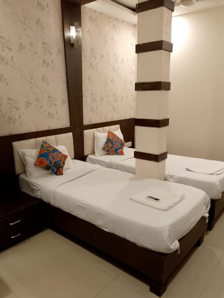 Airport-intl Airport Near To Airport & Bkc Us Consulate Guest house *