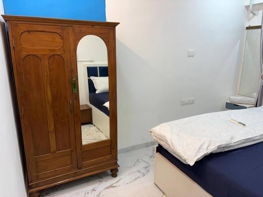Modern 1bhk Retreat At Waroda Road, Bandra * Mumbai