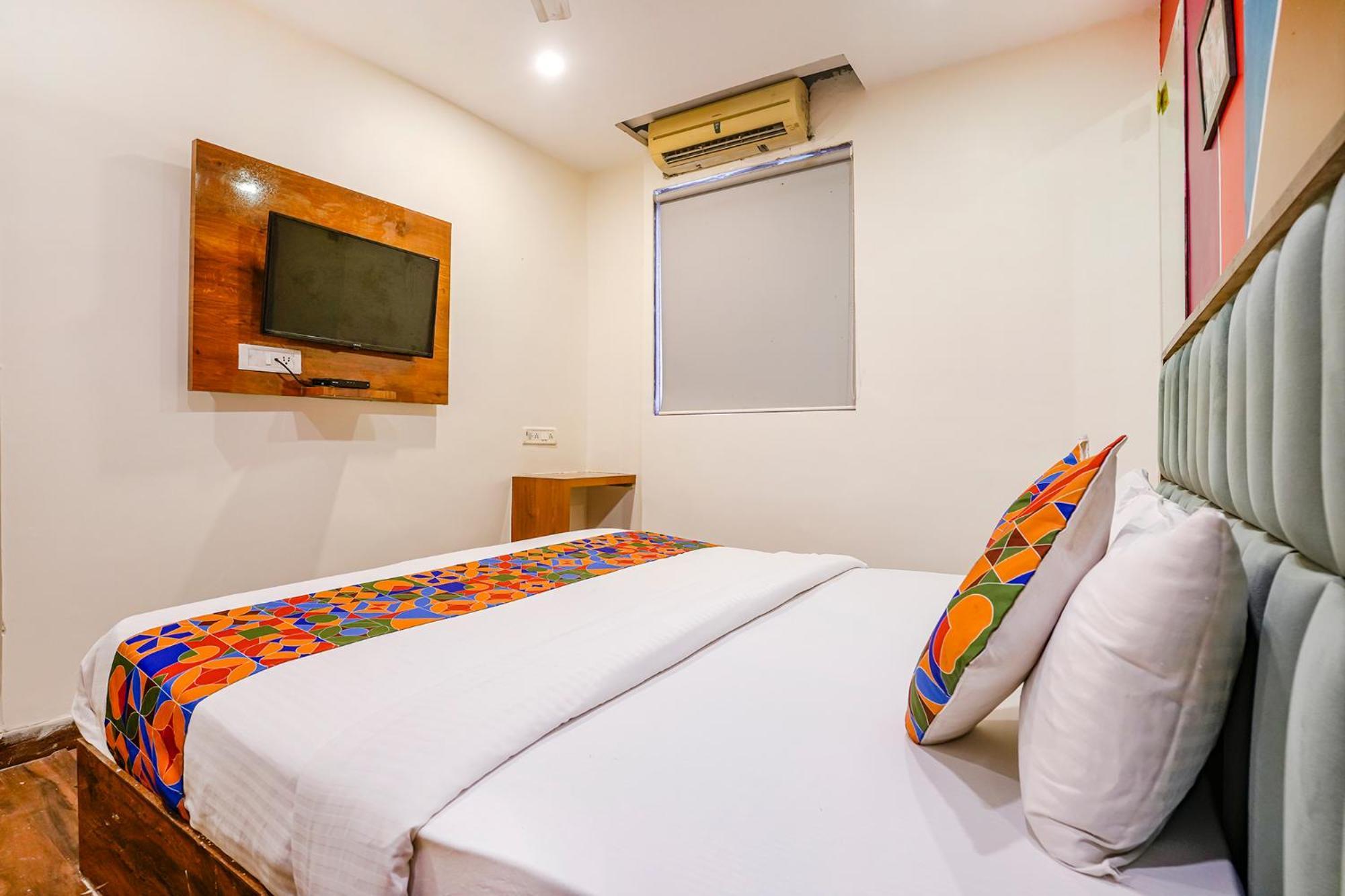 Fabhotel Twigo