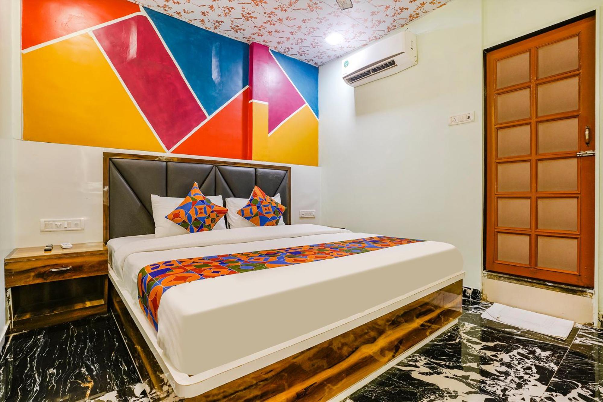 Hotel Fabhotel Twigo 3*
