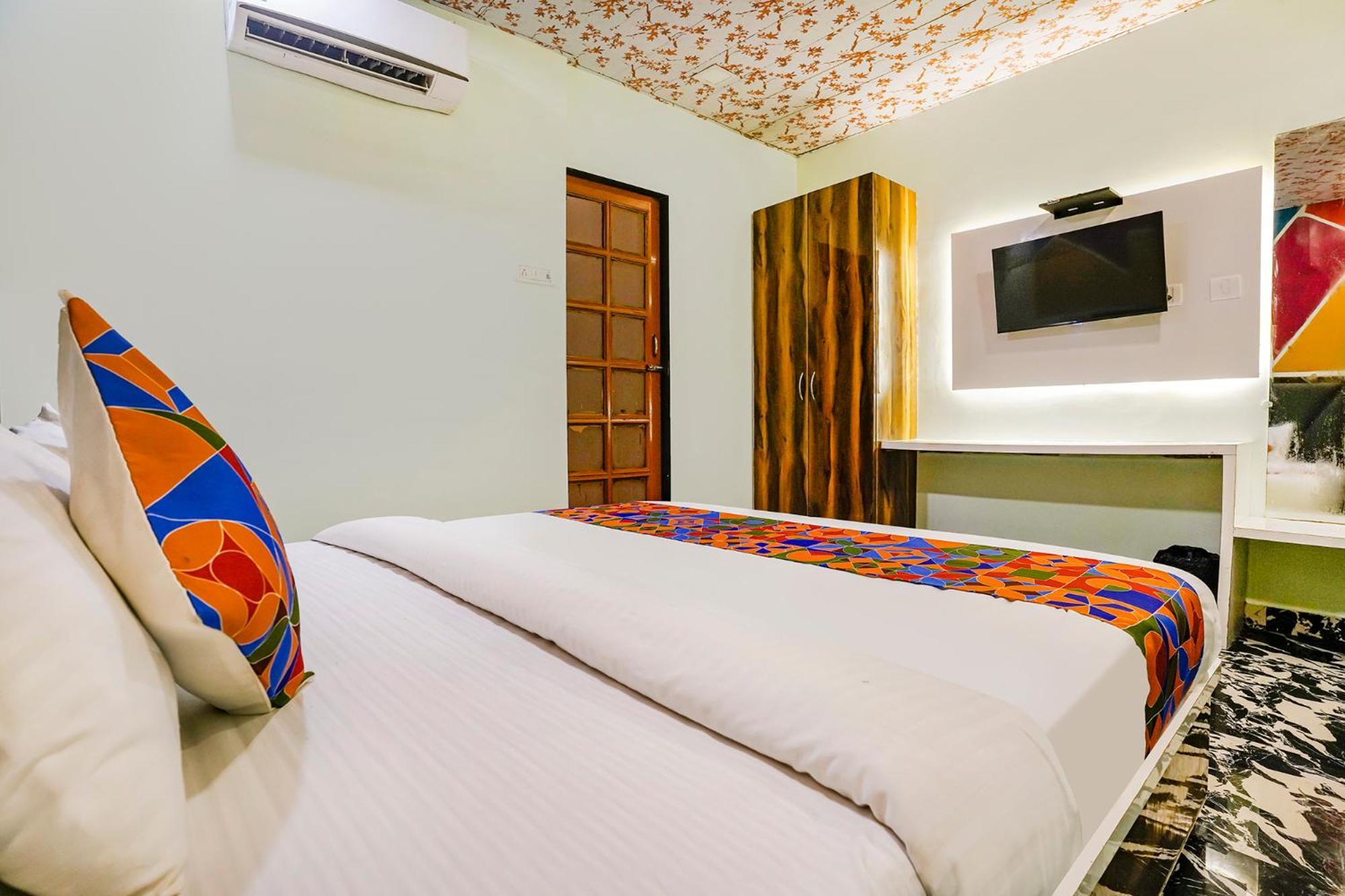 Hotel Fabhotel Twigo 3*