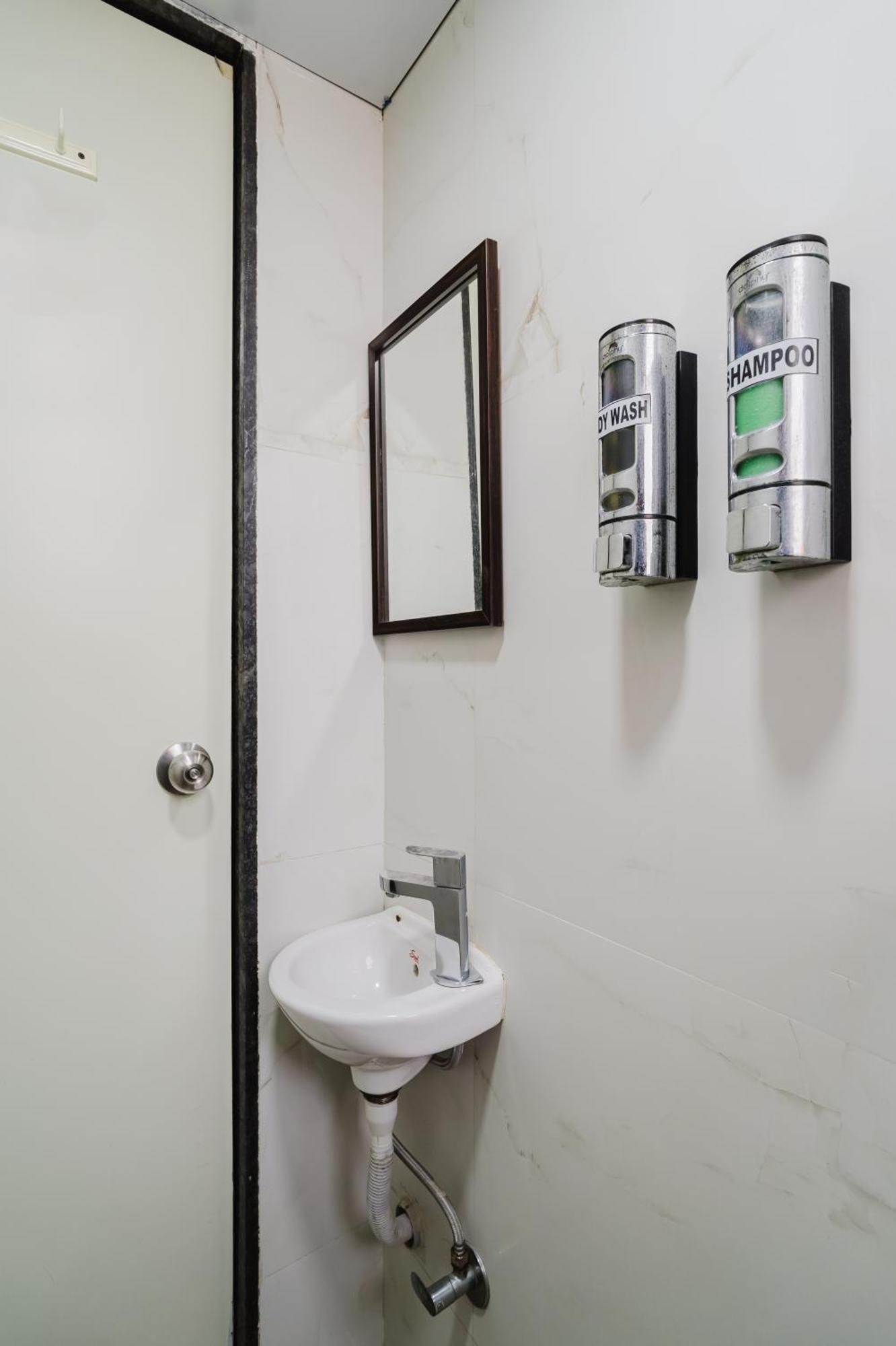 Oak 1bhk Bandra W By The Company Apartment