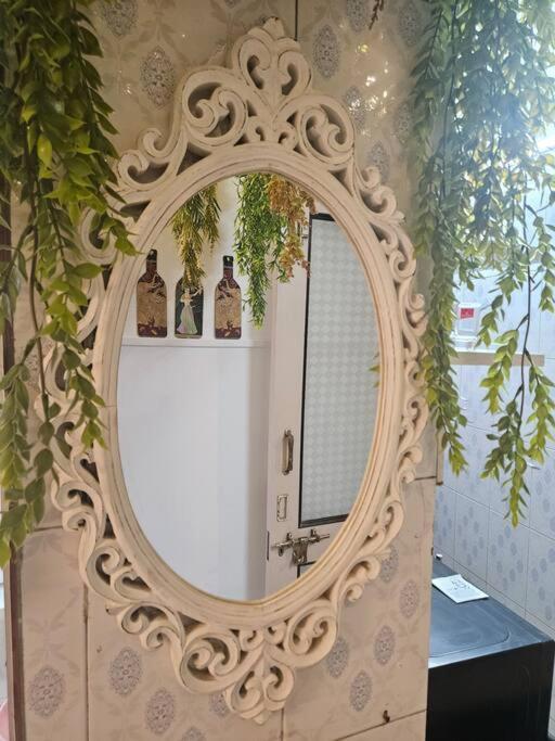 The Pali Nook, Cozy Bandra Escape Mumbai
