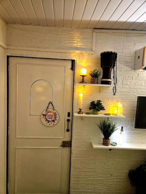 The Pali Nook, Cozy Bandra Escape *